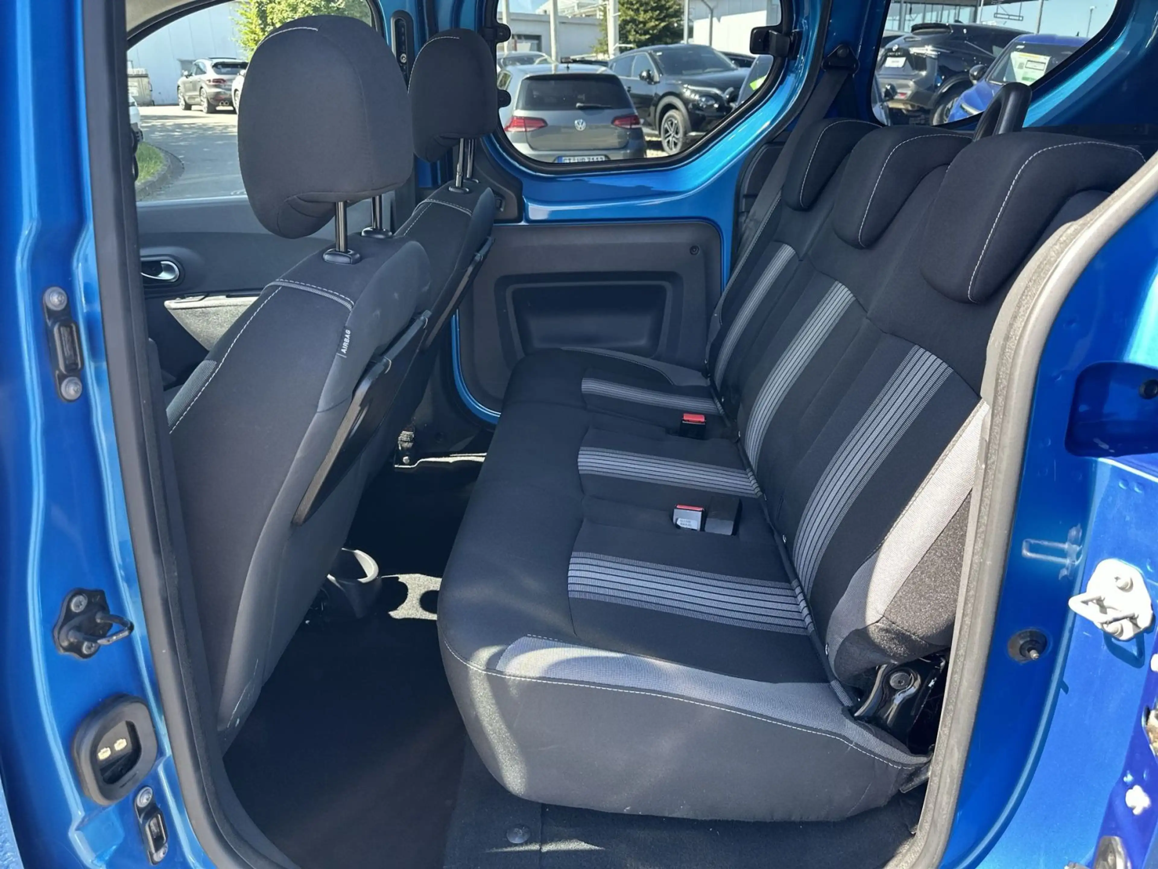 Dacia Dokker 1.2 TCe 115 Stepway Celebration — photo 13