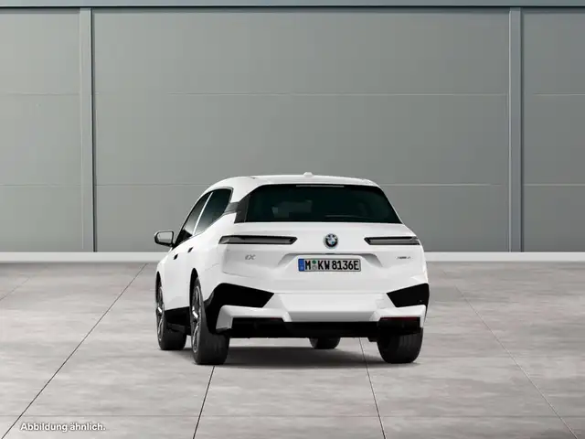 BMW Ix view 13