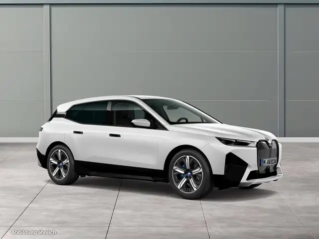 BMW Ix view 10