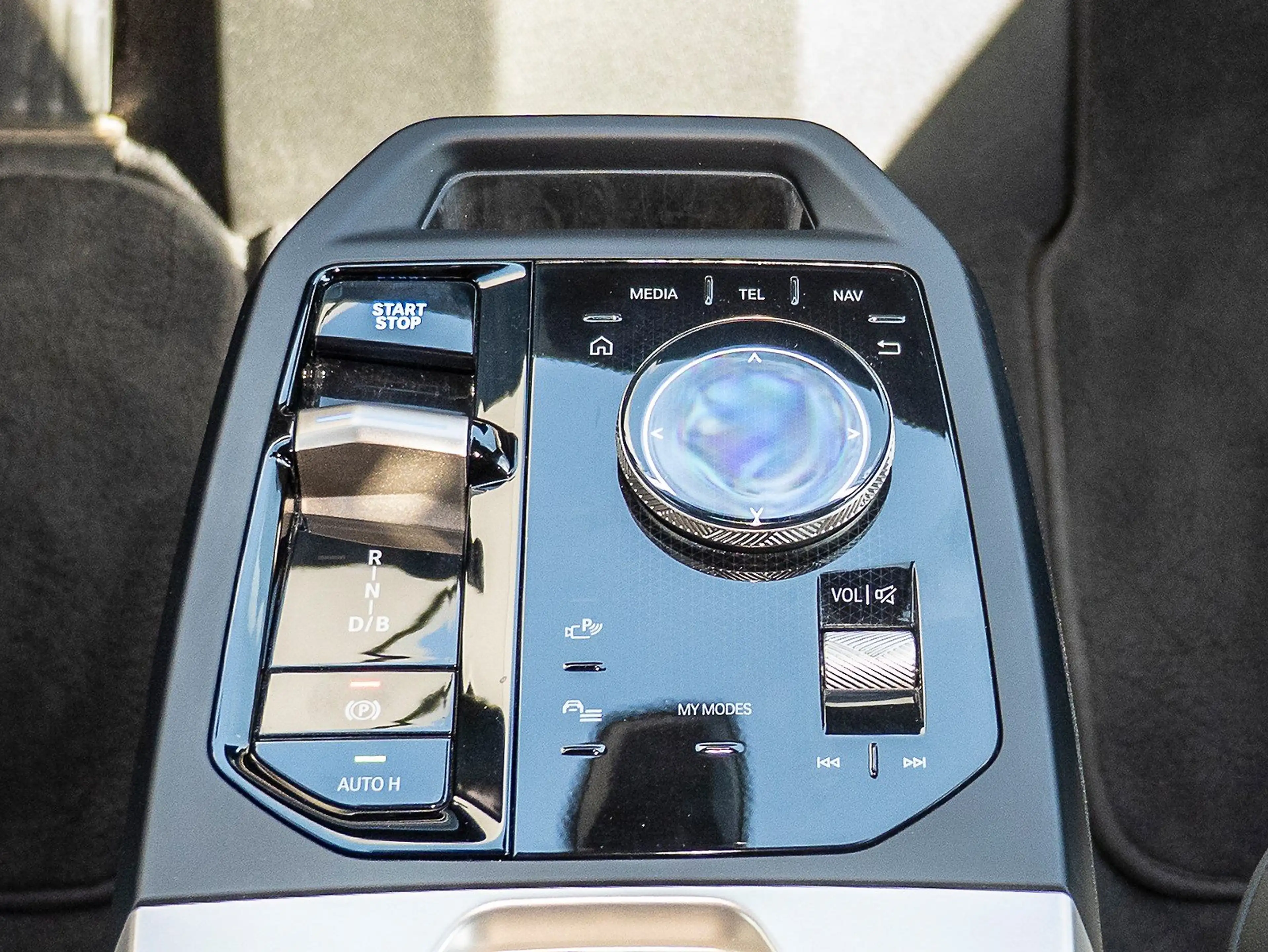 BMW iX xDrive40 Sportpaket ACC 360° H/Ksound HUD DAB — photo 11