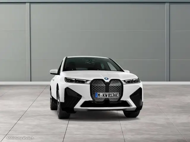 BMW Ix view 11