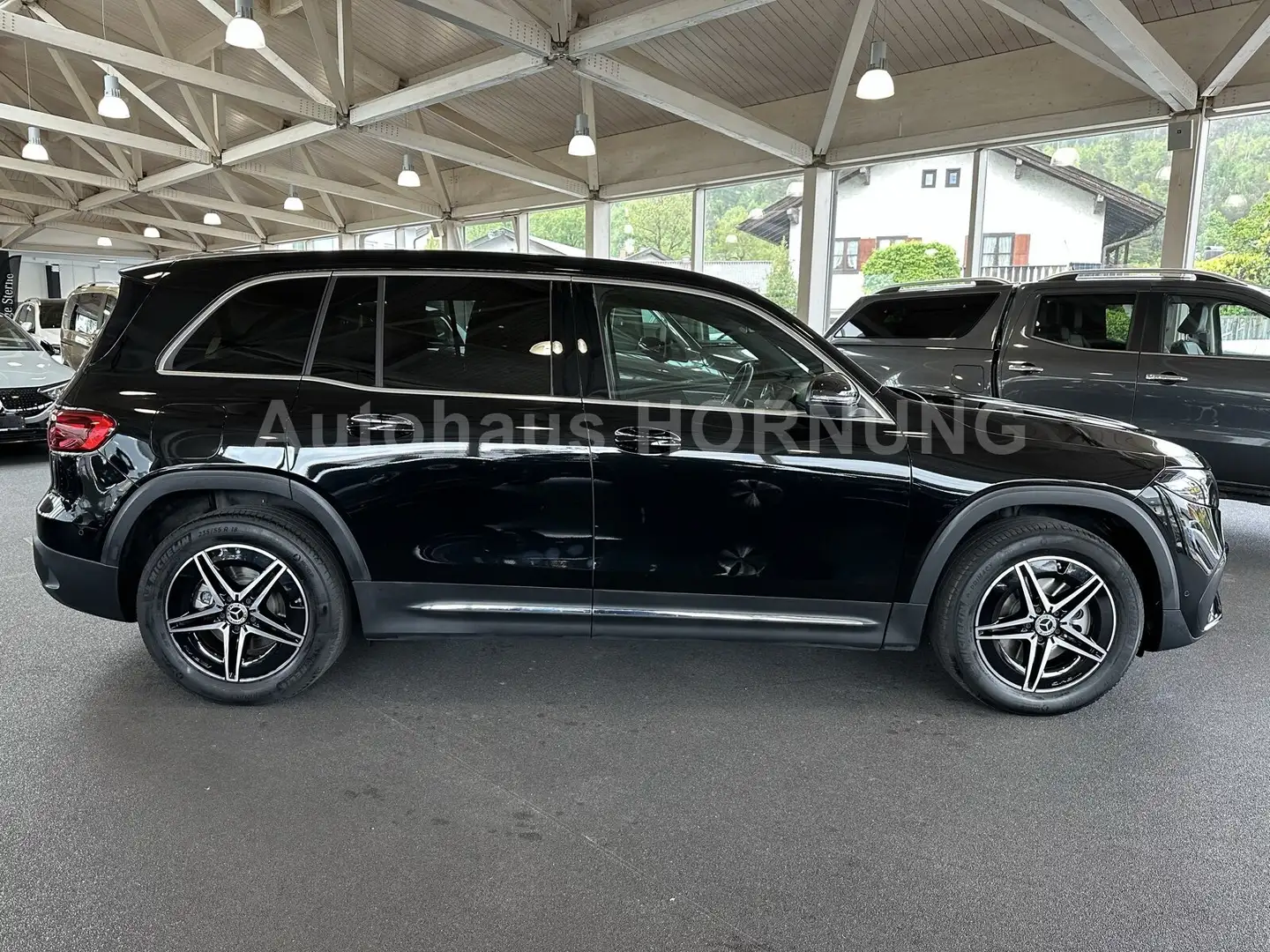 Mercedes-Benz EQB 300 EQB 300 4M AMG DISTRONIC KAMERA EASY-P AMBIE LED Negro - 2
