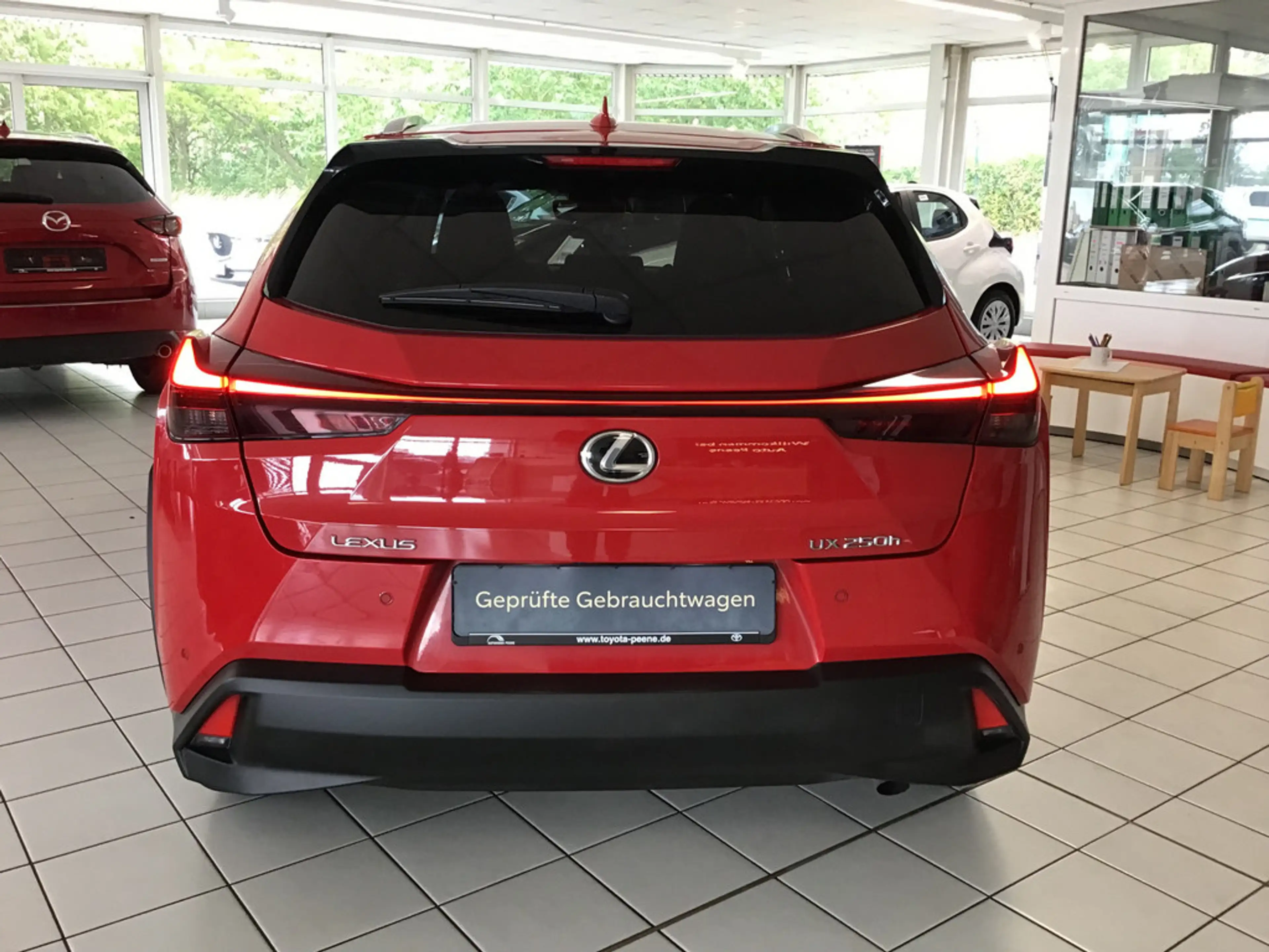 Lexus UX 250h Style Edition PDC SHZ KAMERA ACC LED — photo 4
