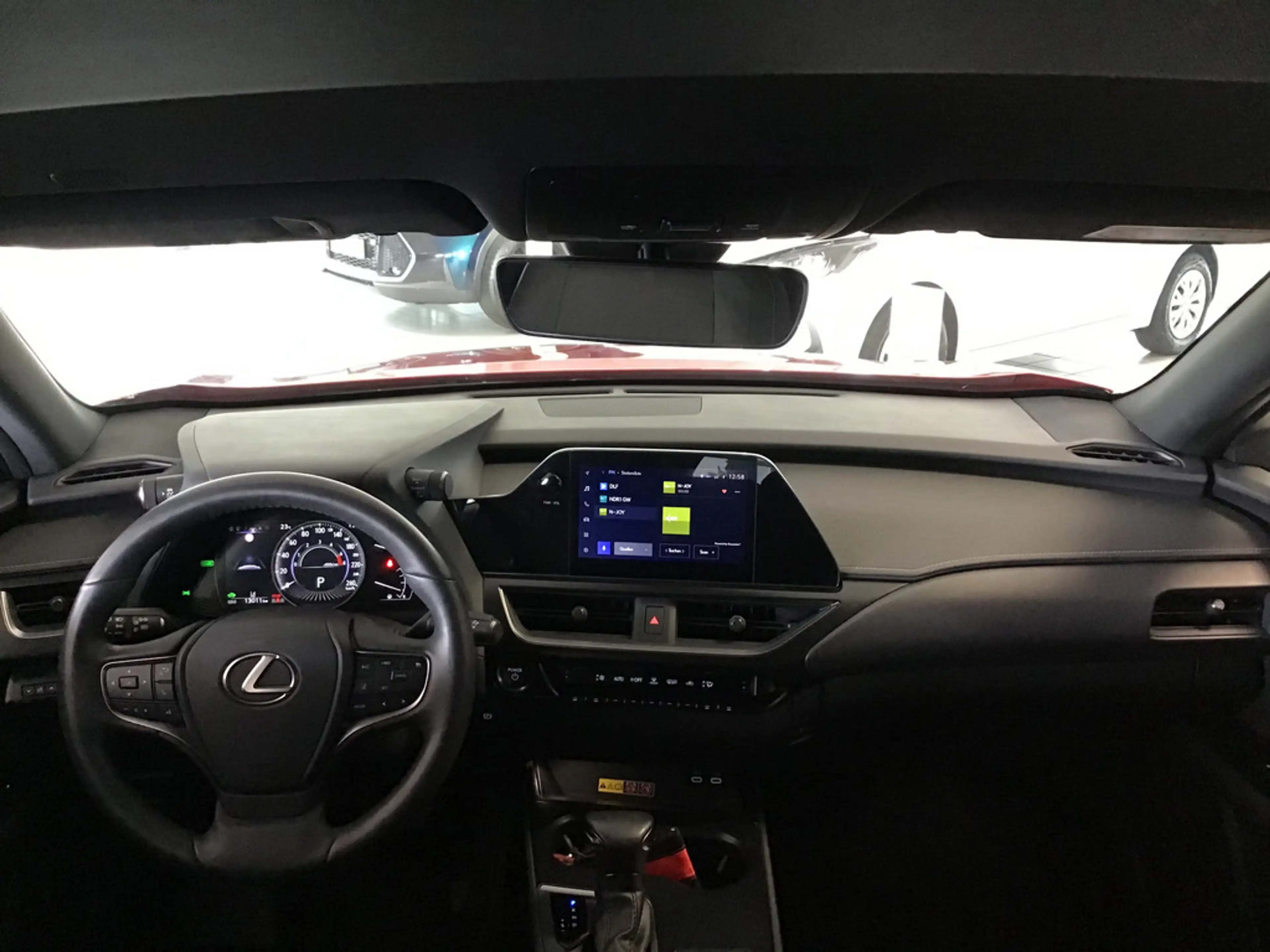 Lexus UX 250h Style Edition PDC SHZ KAMERA ACC LED — photo 9