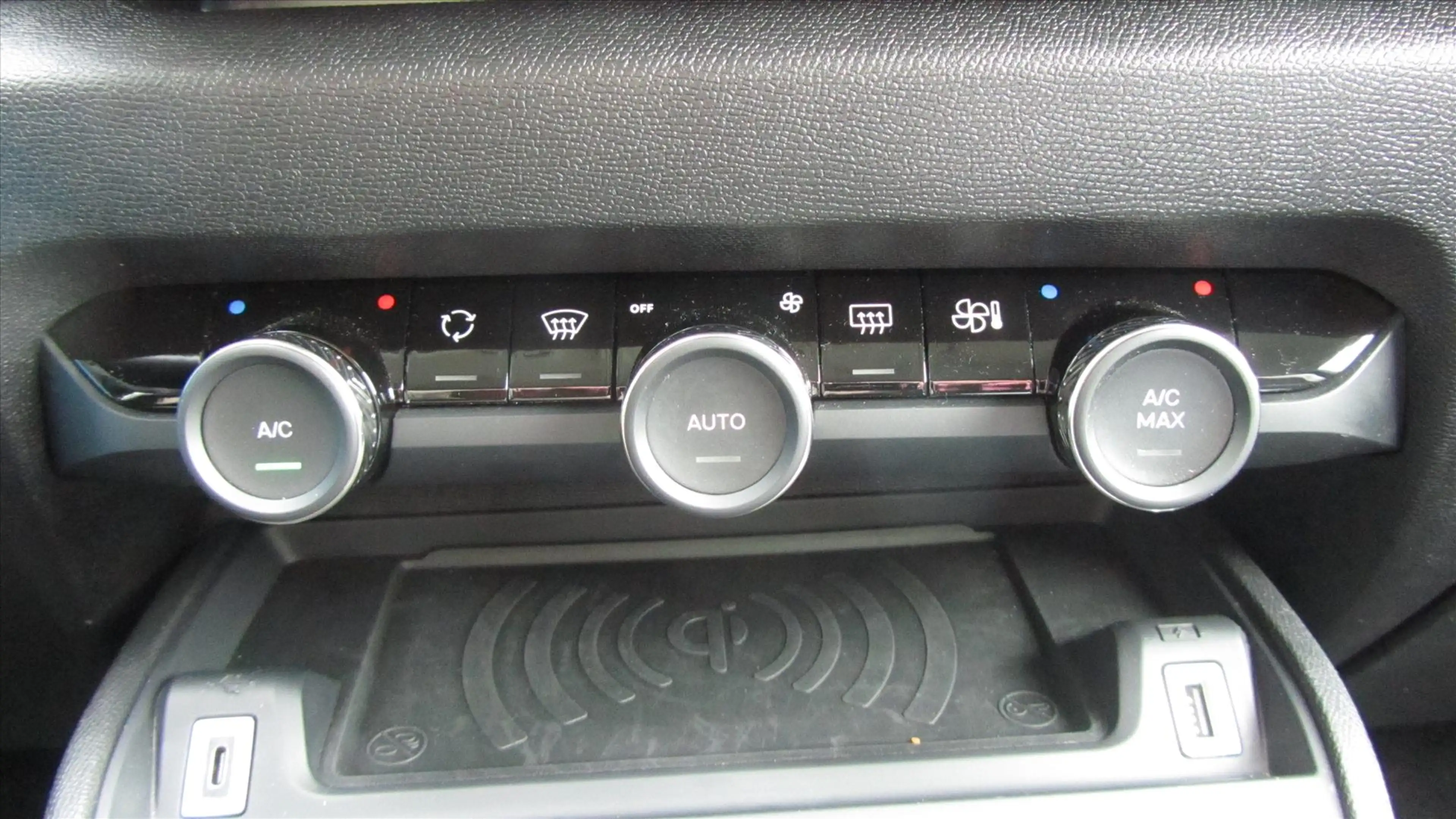 Citroen C4 1.2 PureTech 130pk S&S EAT8 Laun — photo 14