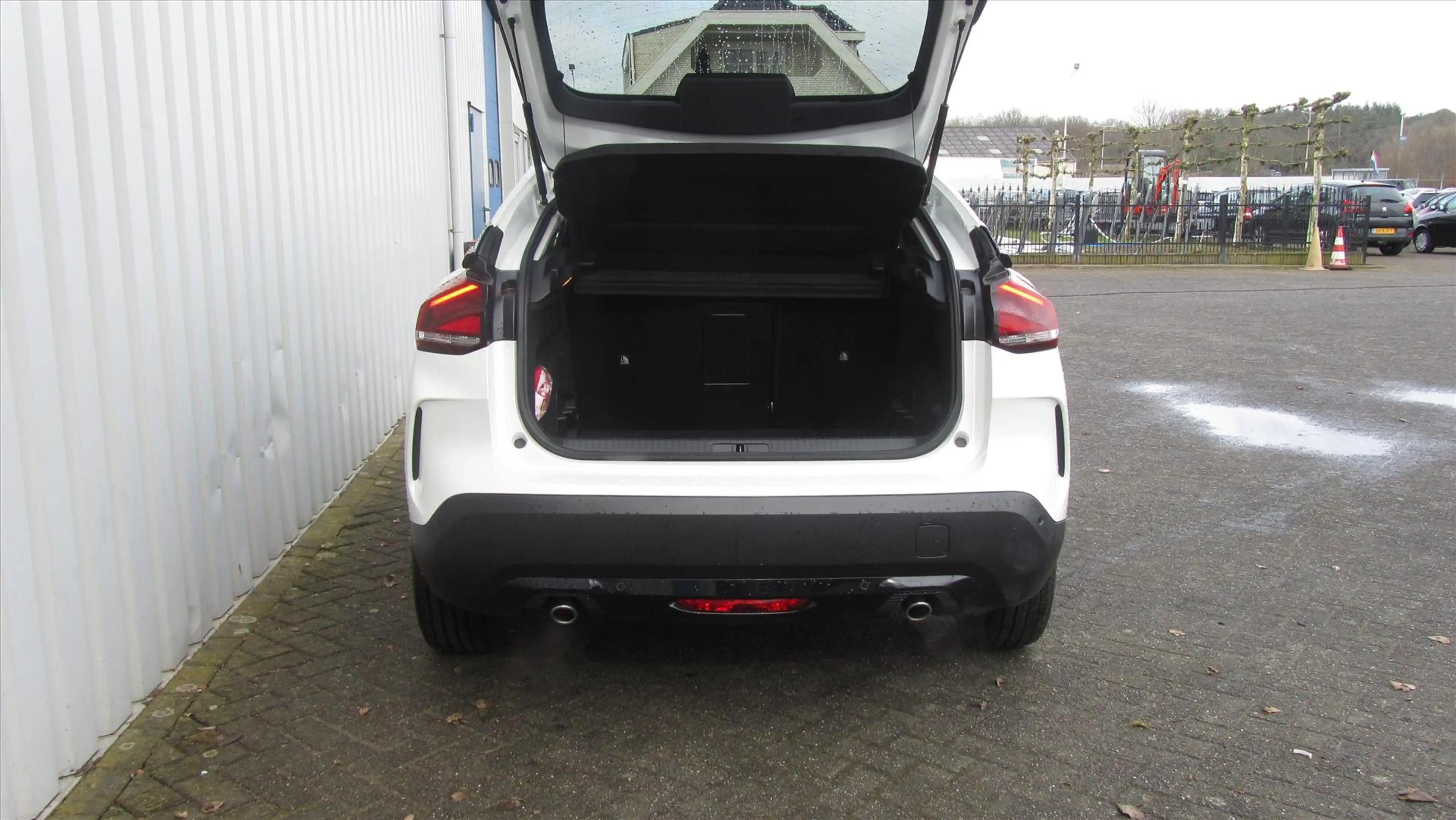 Citroen C4 1.2 PureTech 130pk S&S EAT8 Laun — photo 6