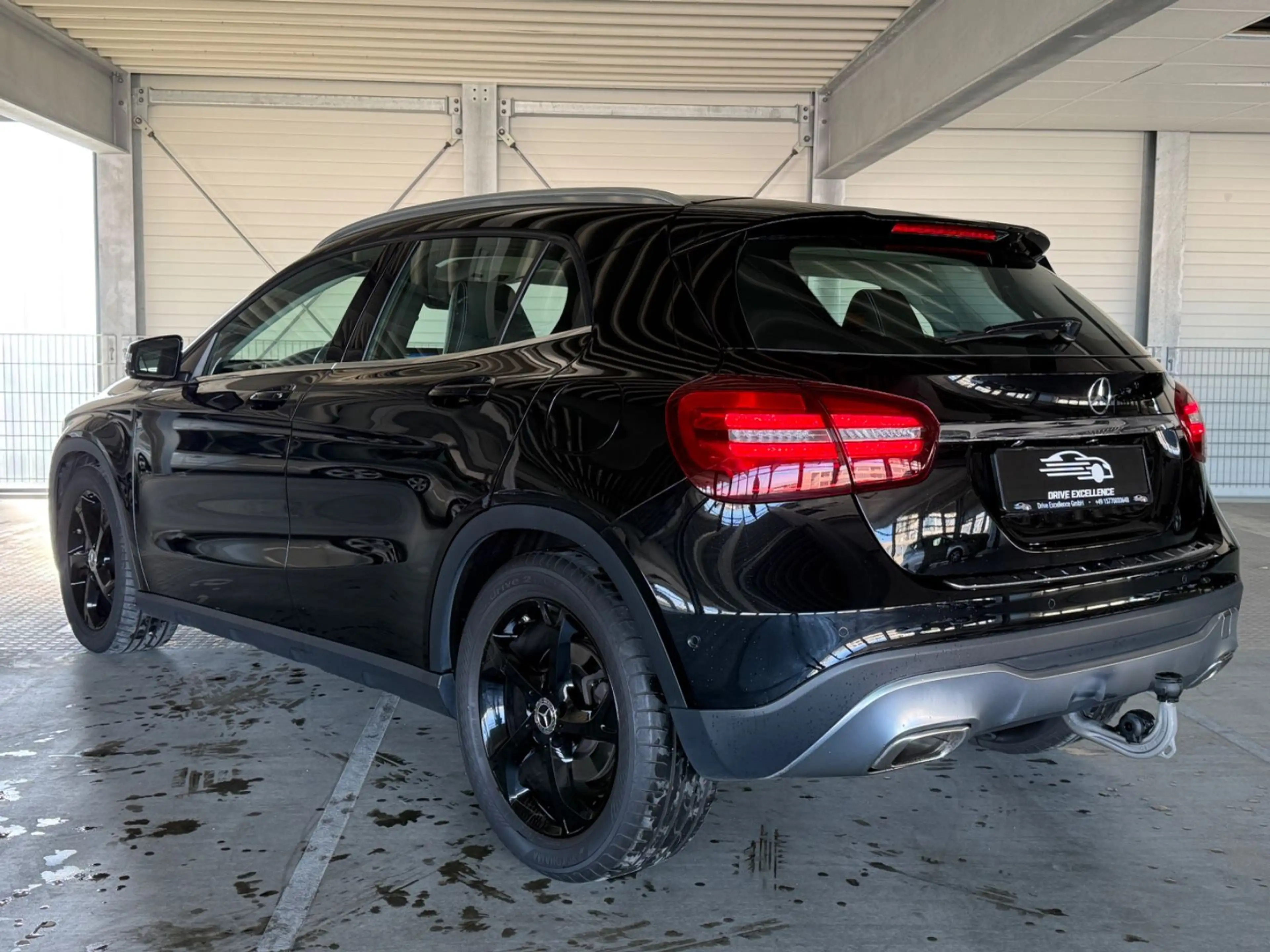 Mercedes-Benz GLA 250 AUT AHK TEMP RKAM CarPlay TL SH USB BT — photo 10