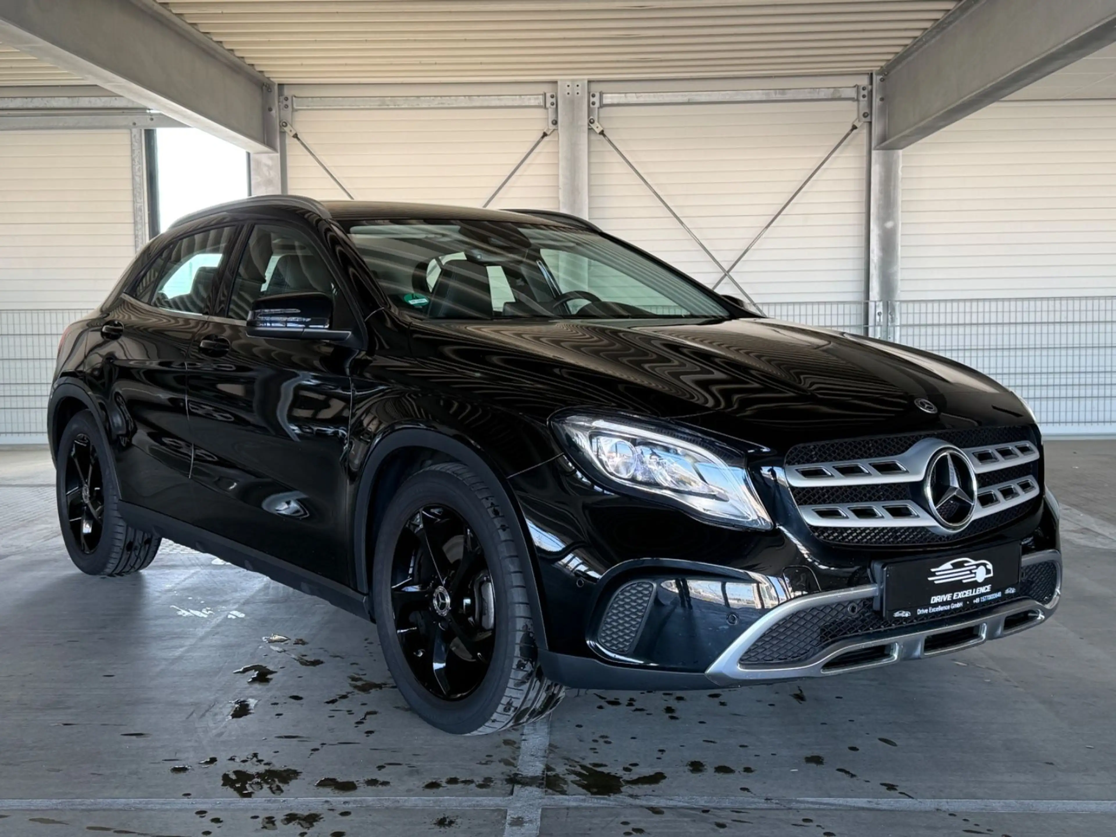 Mercedes-Benz GLA 250 AUT AHK TEMP RKAM CarPlay TL SH USB BT — photo 2