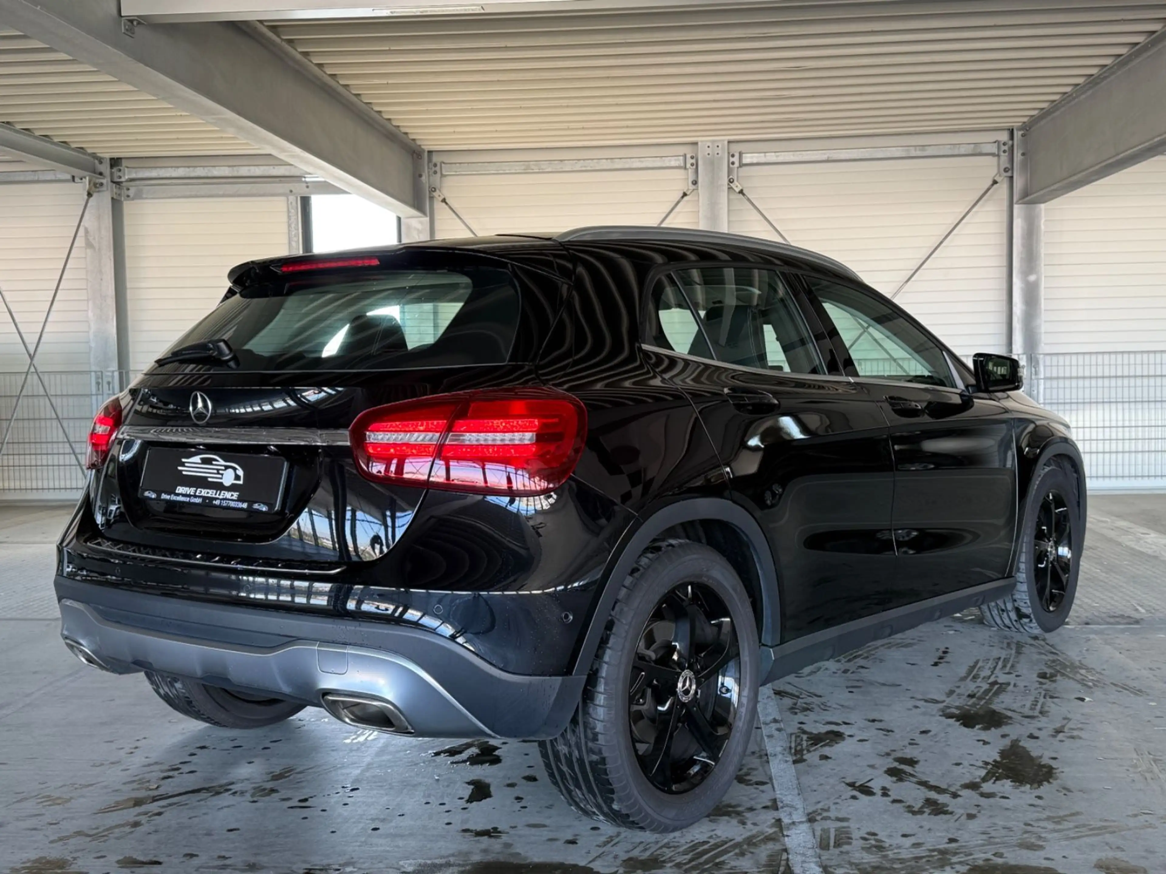 Mercedes-Benz GLA 250 AUT AHK TEMP RKAM CarPlay TL SH USB BT — photo 8