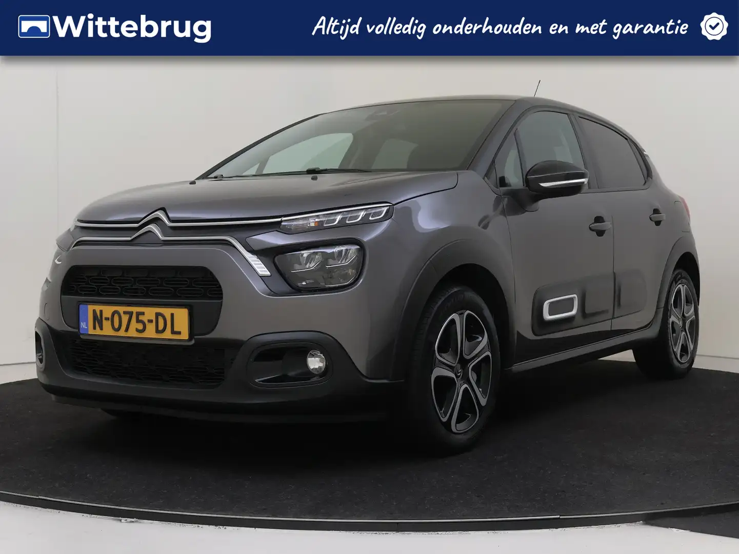 Citroen C3 1.2 PureTech Feel LEUKE C3 met lage km stand ! Grijs - 1