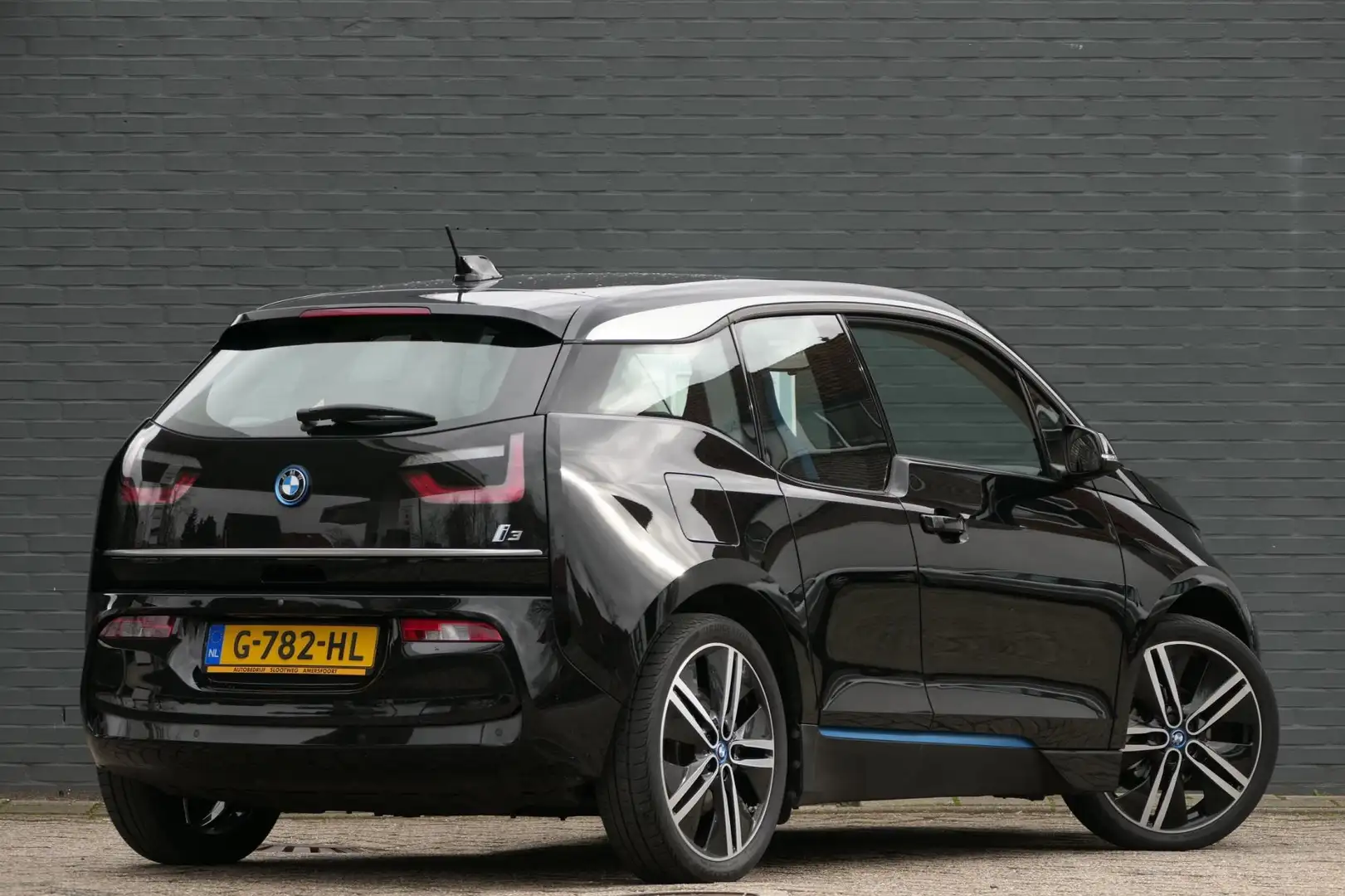 BMW i3 Executive Edition 120Ah 42 kWh Warmtepomp | SoH 90 Schwarz - 2