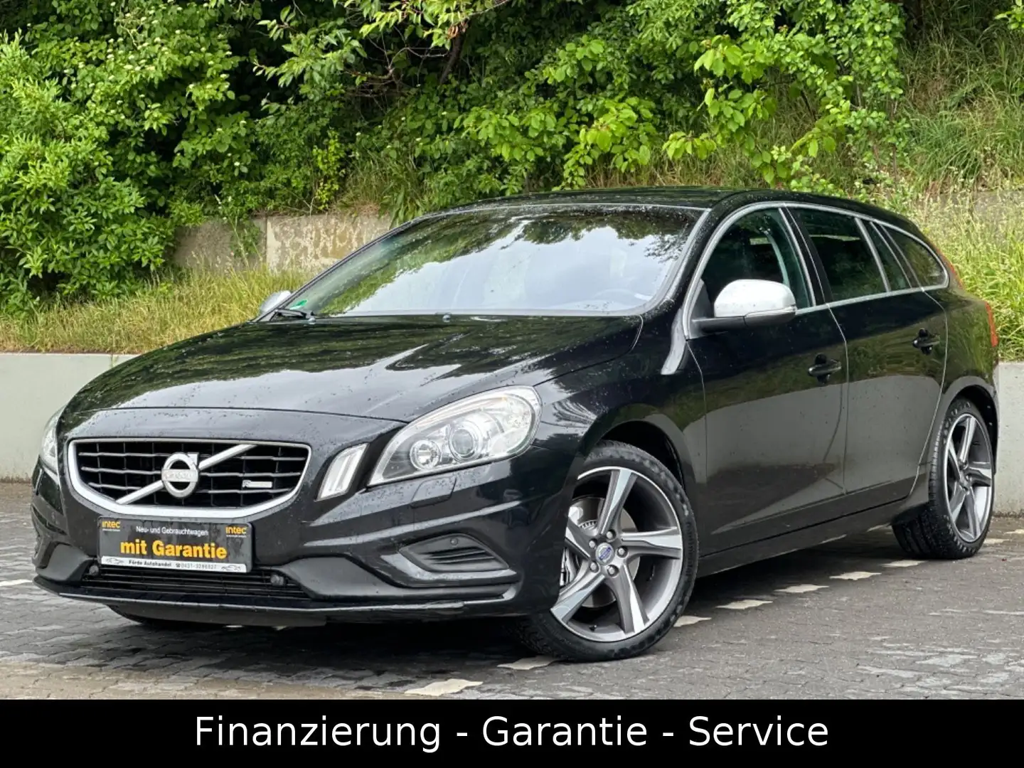 Volvo V60 2.4 D5 R-Design AWD/LEDER/KAMERA/XENON/2HAND Schwarz - 1