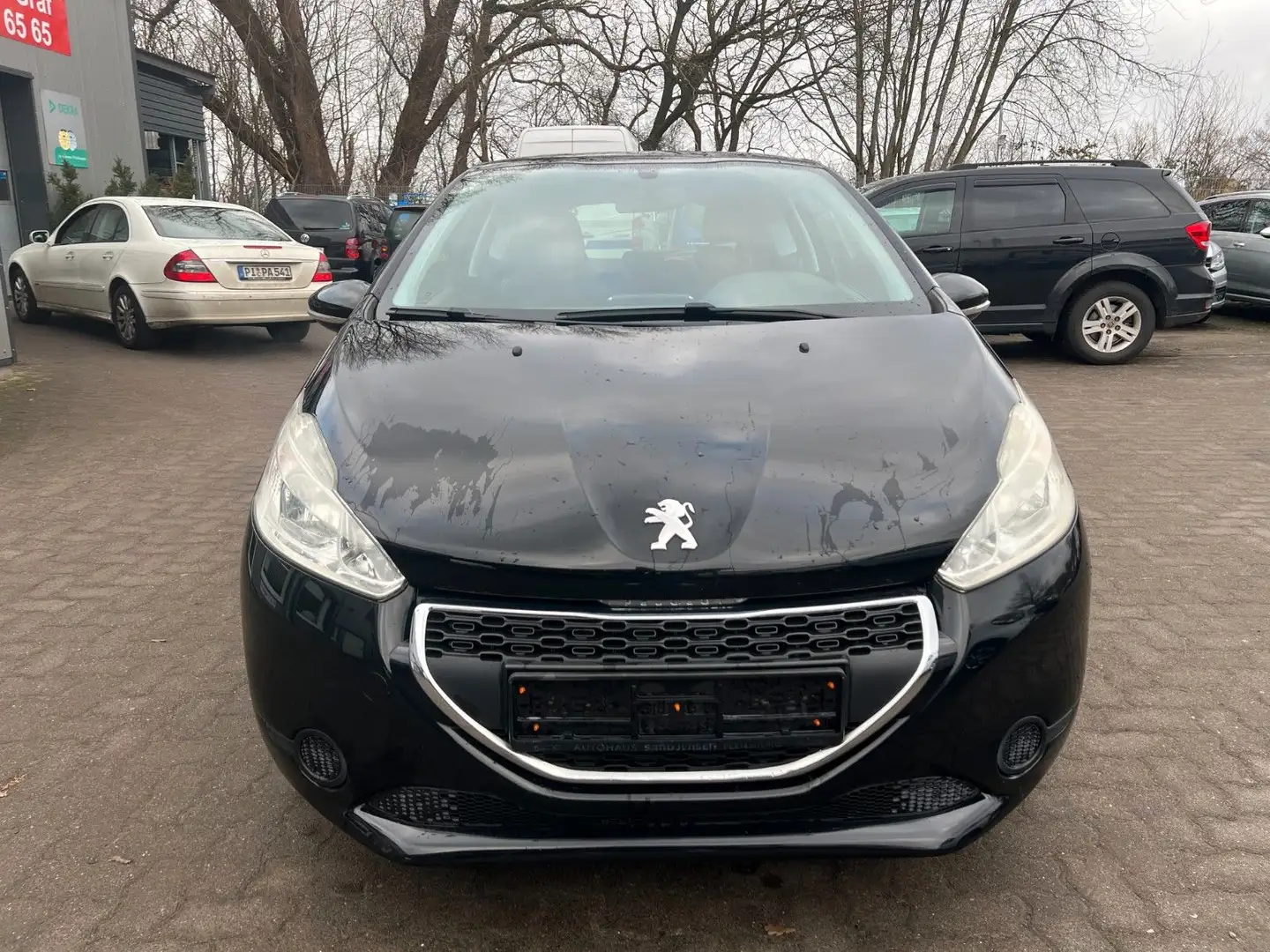 Peugeot 208 KLIMA°SZHG°TEMPOM°MFLR°ALU°M+S°TÜV-NEU! Schwarz - 2