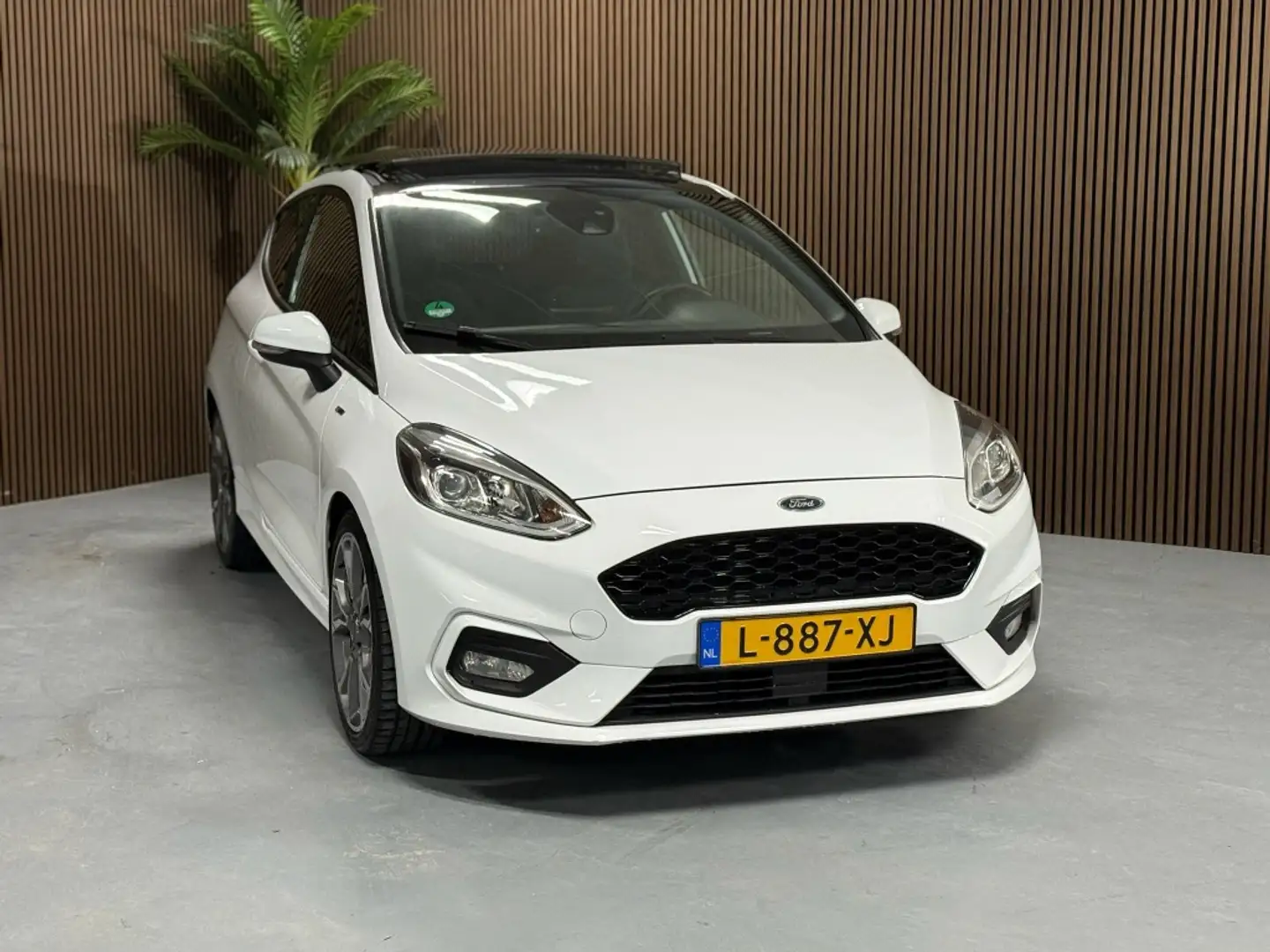 Ford Fiesta 1.0 EcoB. Titanium ST LINE nieuw model Wit - 2