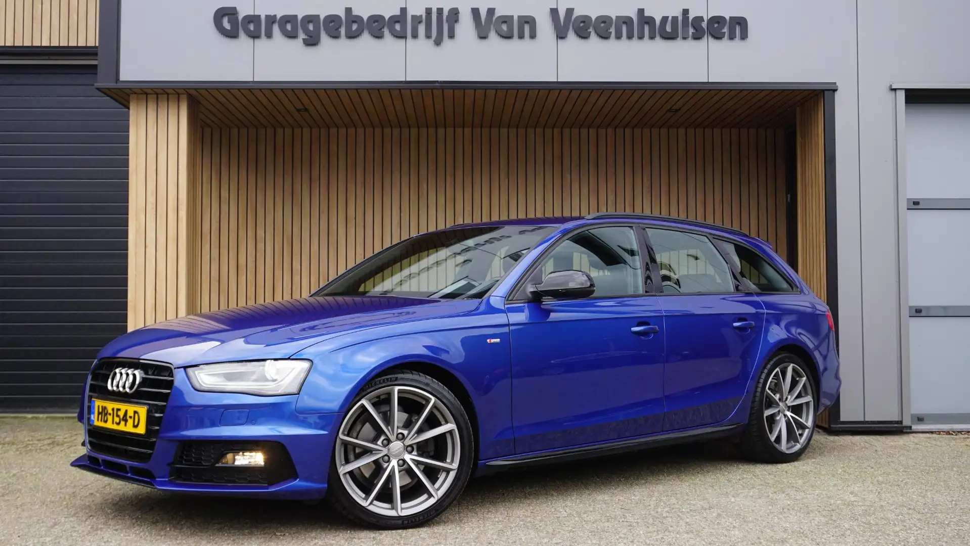 Audi A4 Avant 1.8 TFSI 170pk 2x S-Line Competition Plus 19 Blauw - 1