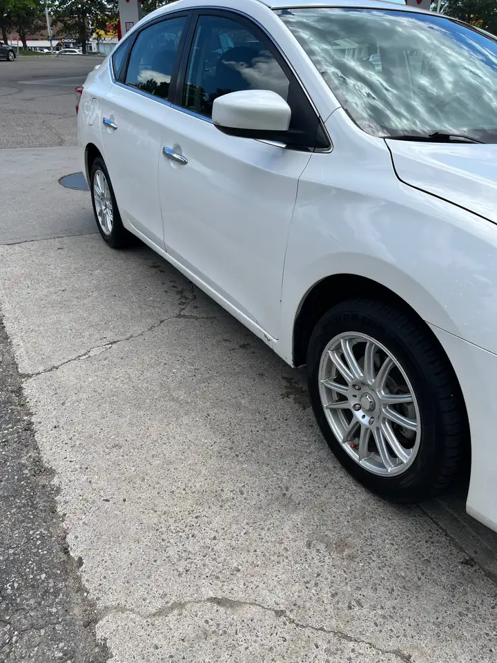 Nissan Sentra снимка Nissan Sentra