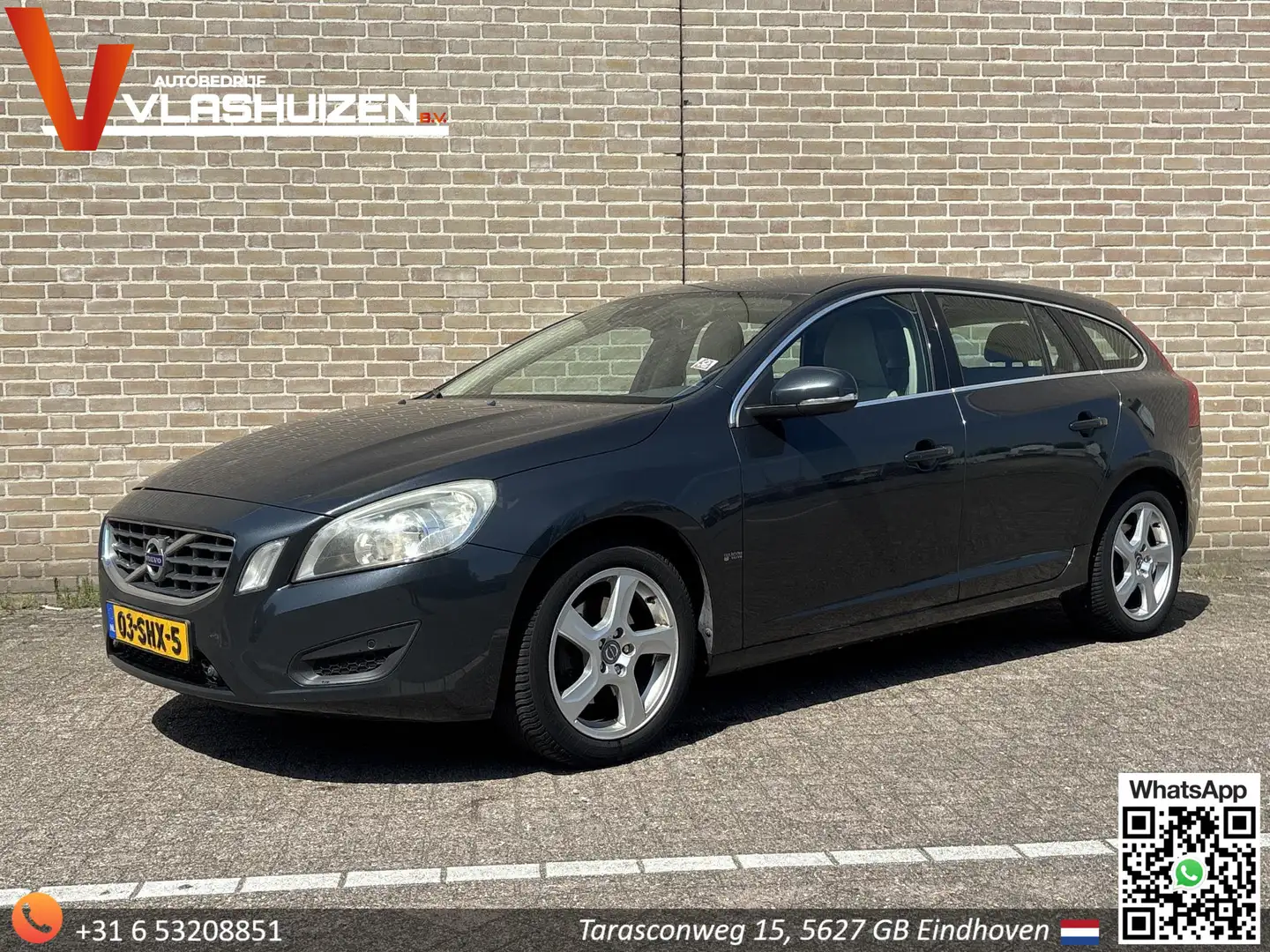 Volvo V60 2.0 D3 Momentum Automaat | Leder | Climate | Cruis Grijs - 1