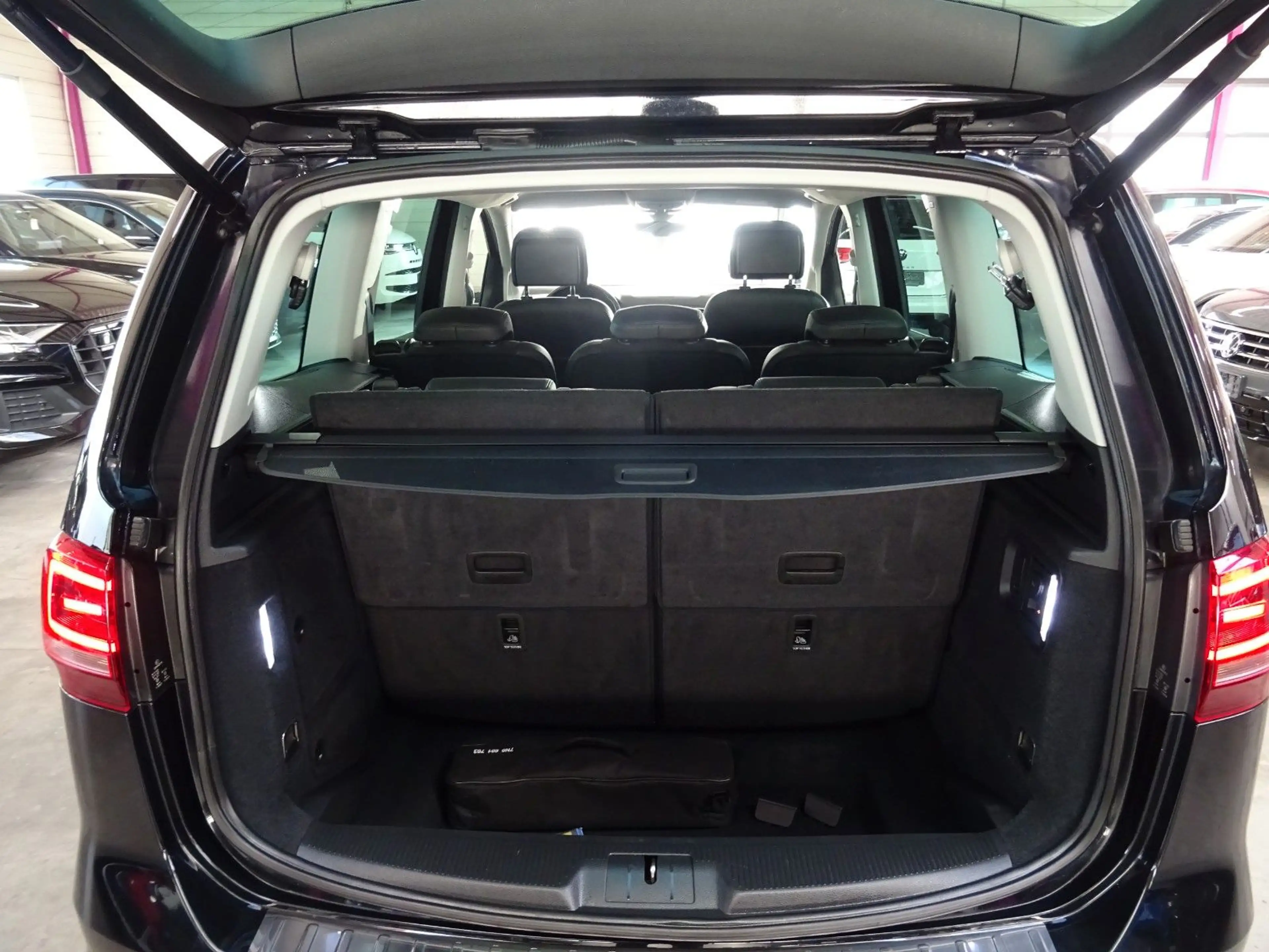 Volkswagen Sharan 1.4 TSI HL.*7 SITZ*AHK*PANO*CAM*ACC*LED* — photo 15