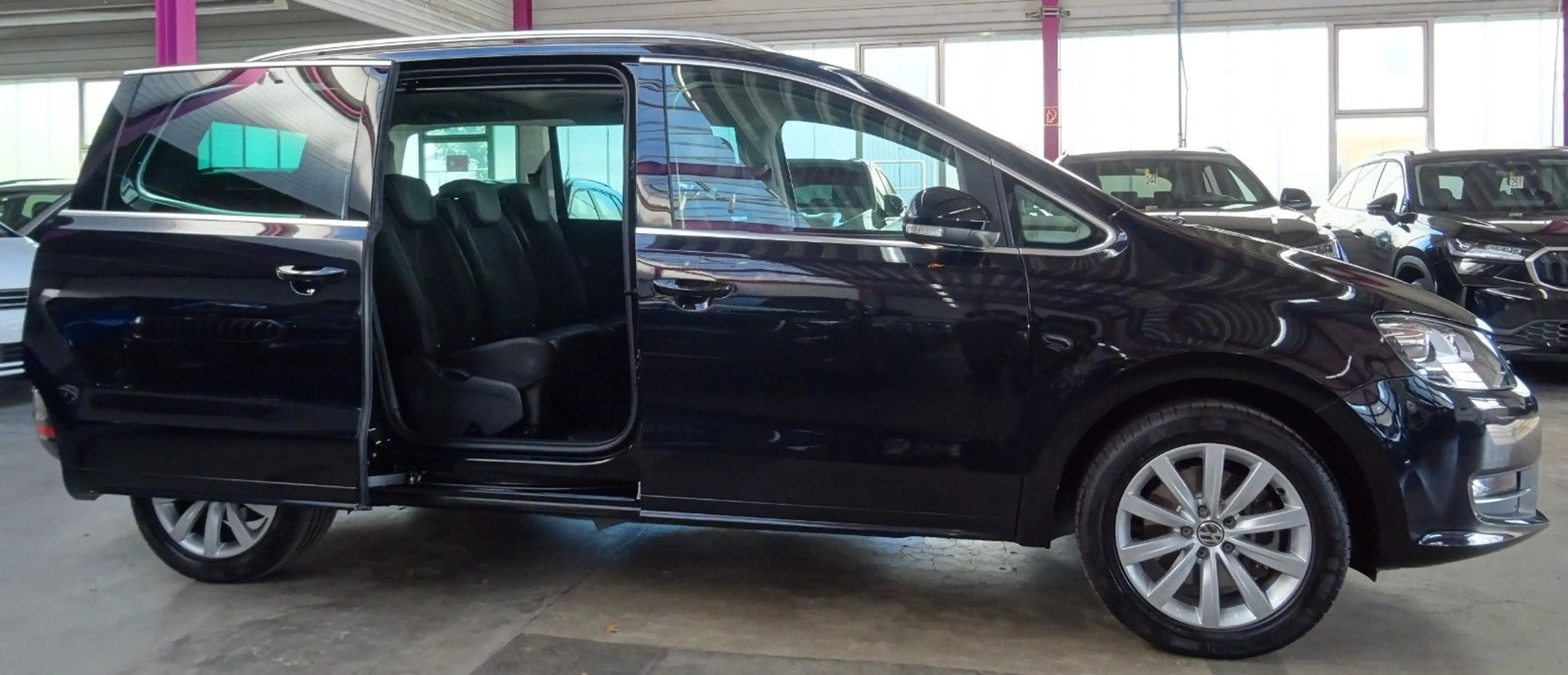 Volkswagen Sharan 1.4 TSI HL.*7 SITZ*AHK*PANO*CAM*ACC*LED* — photo 6