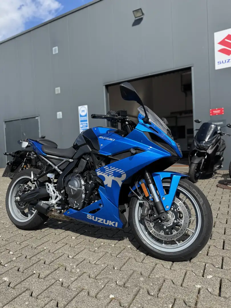 Suzuki GSX 8R mit 1451,-€ Preisvorteil Bleu - 2