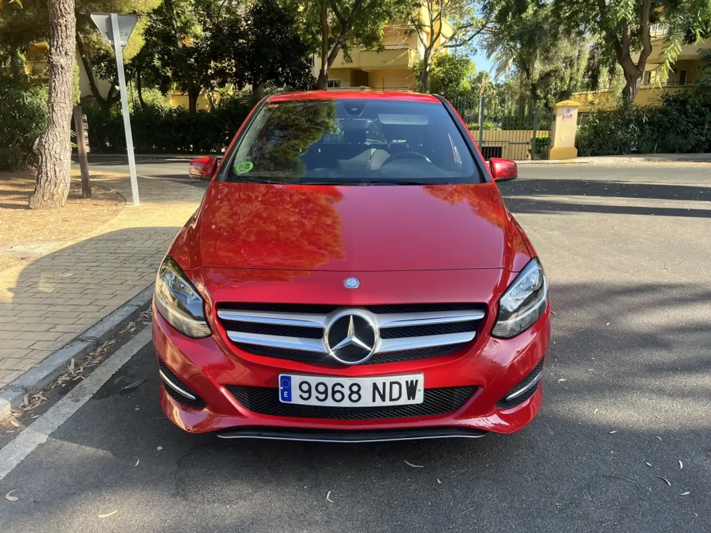 Mercedes-Benz B 160 Classe CDi 7G-DCT Business Edition Rojo - 2