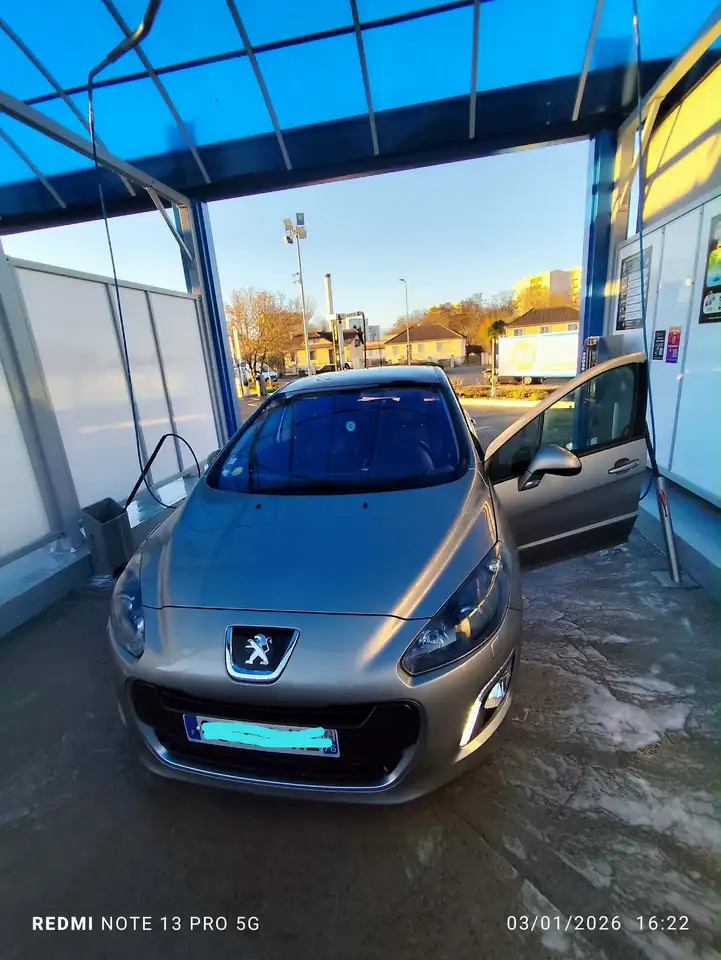 Peugeot 308 2.0 HDi 150ch FAP FÃ©line