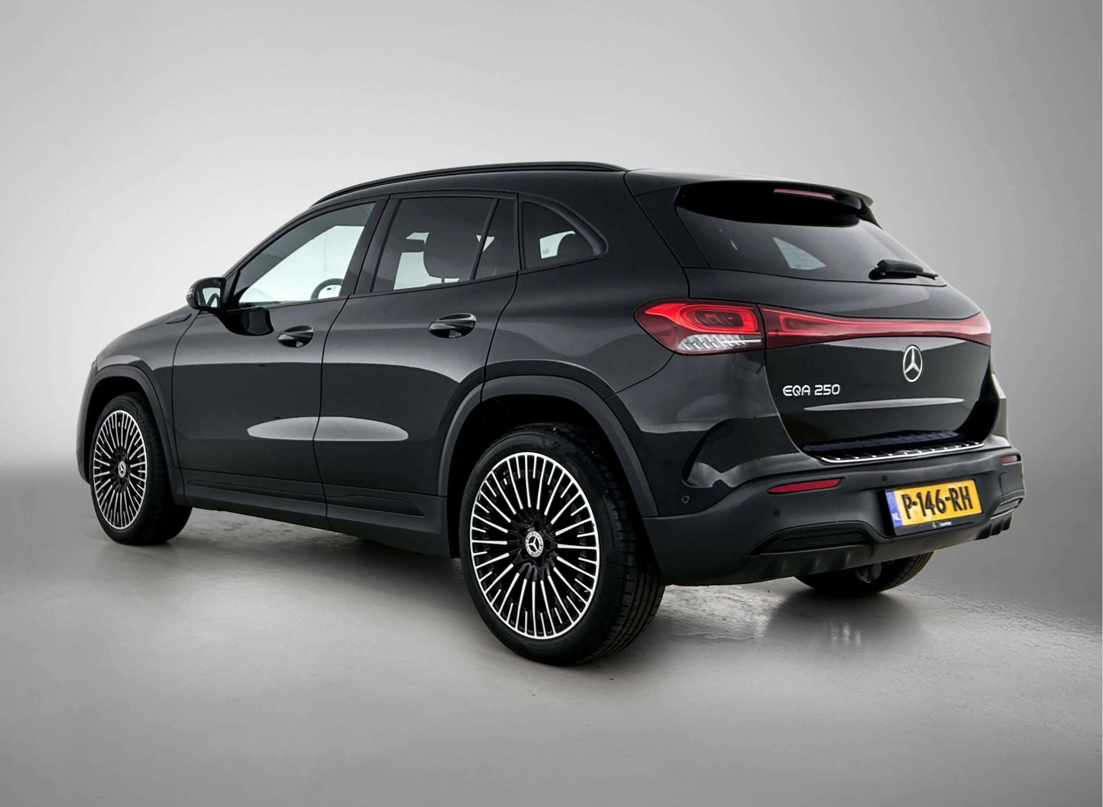 Mercedes-Benz EQA 250 Business Solution AMG 67 kWh | Achteruitrijcamera — photo 14