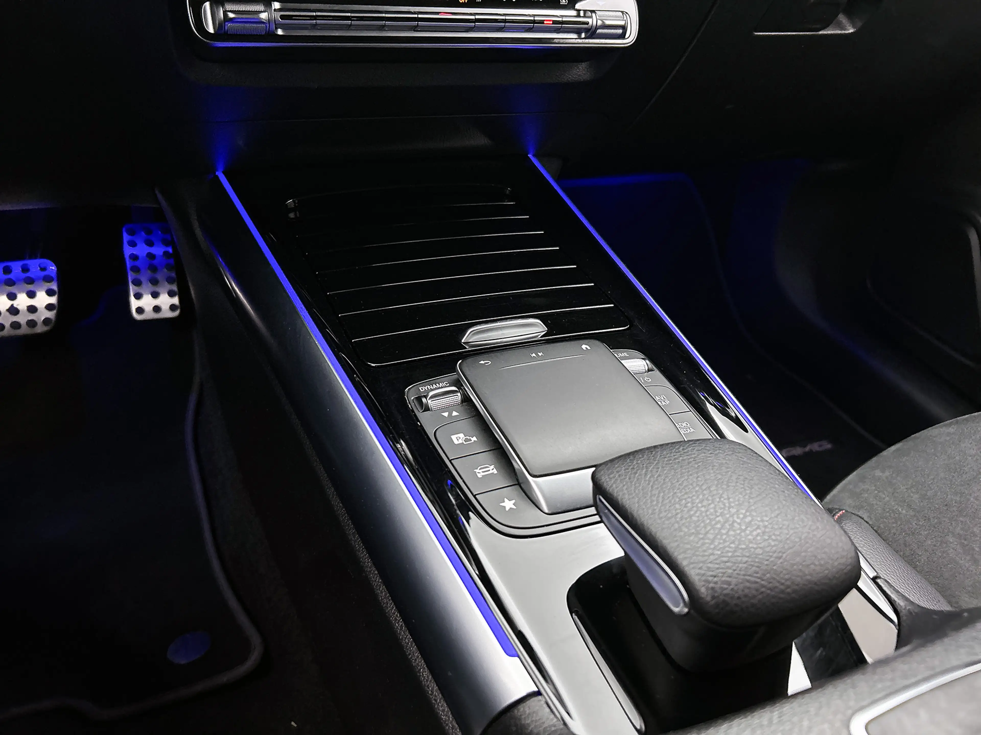 Mercedes-Benz EQA 250 Business Solution AMG 67 kWh | Achteruitrijcamera — photo 11