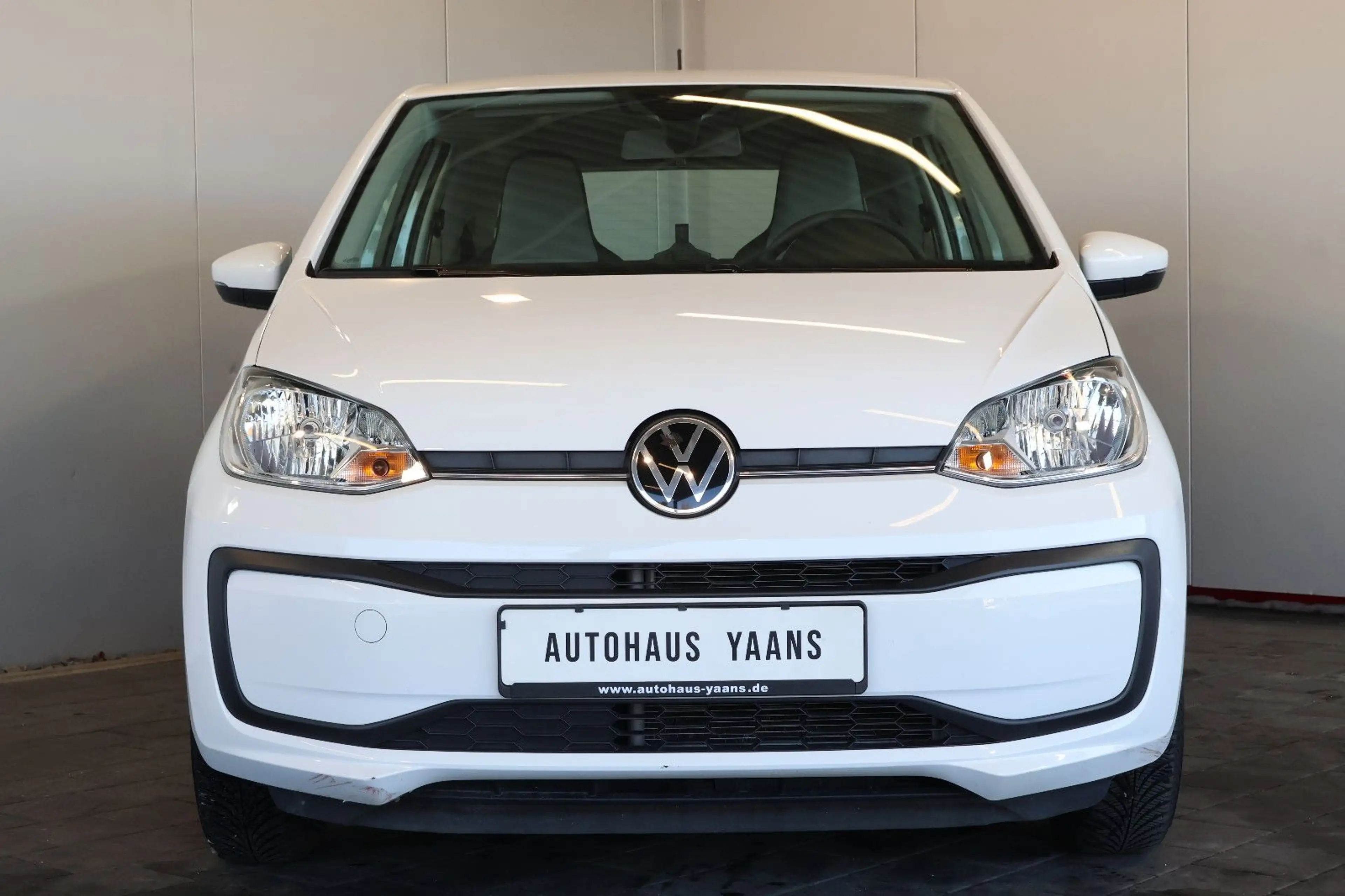 Volkswagen up! move up! 1.0 MPI KLIMAAUT.+ALLWETTER — photo 2