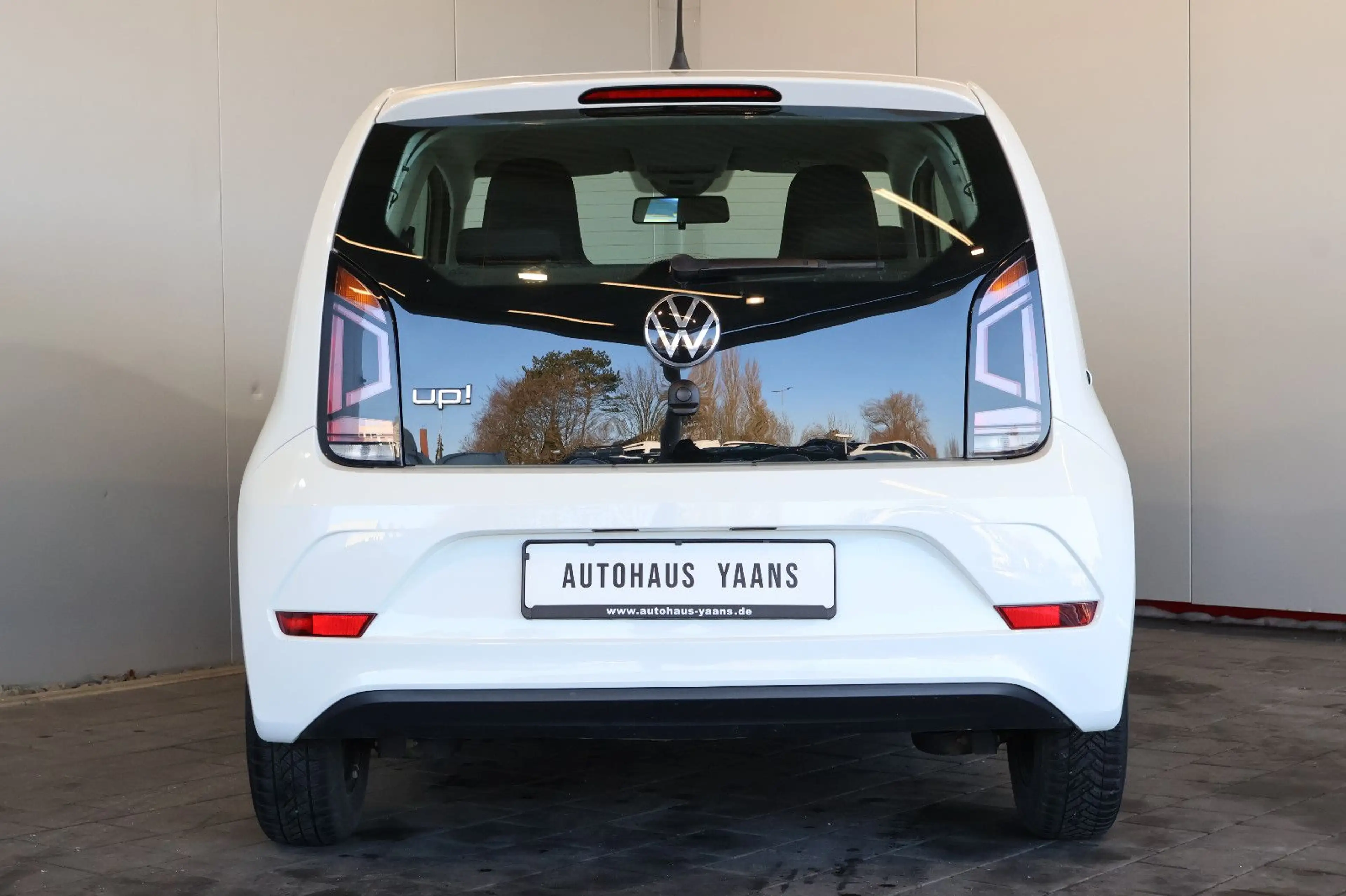 Volkswagen up! move up! 1.0 MPI KLIMAAUT.+ALLWETTER — photo 5