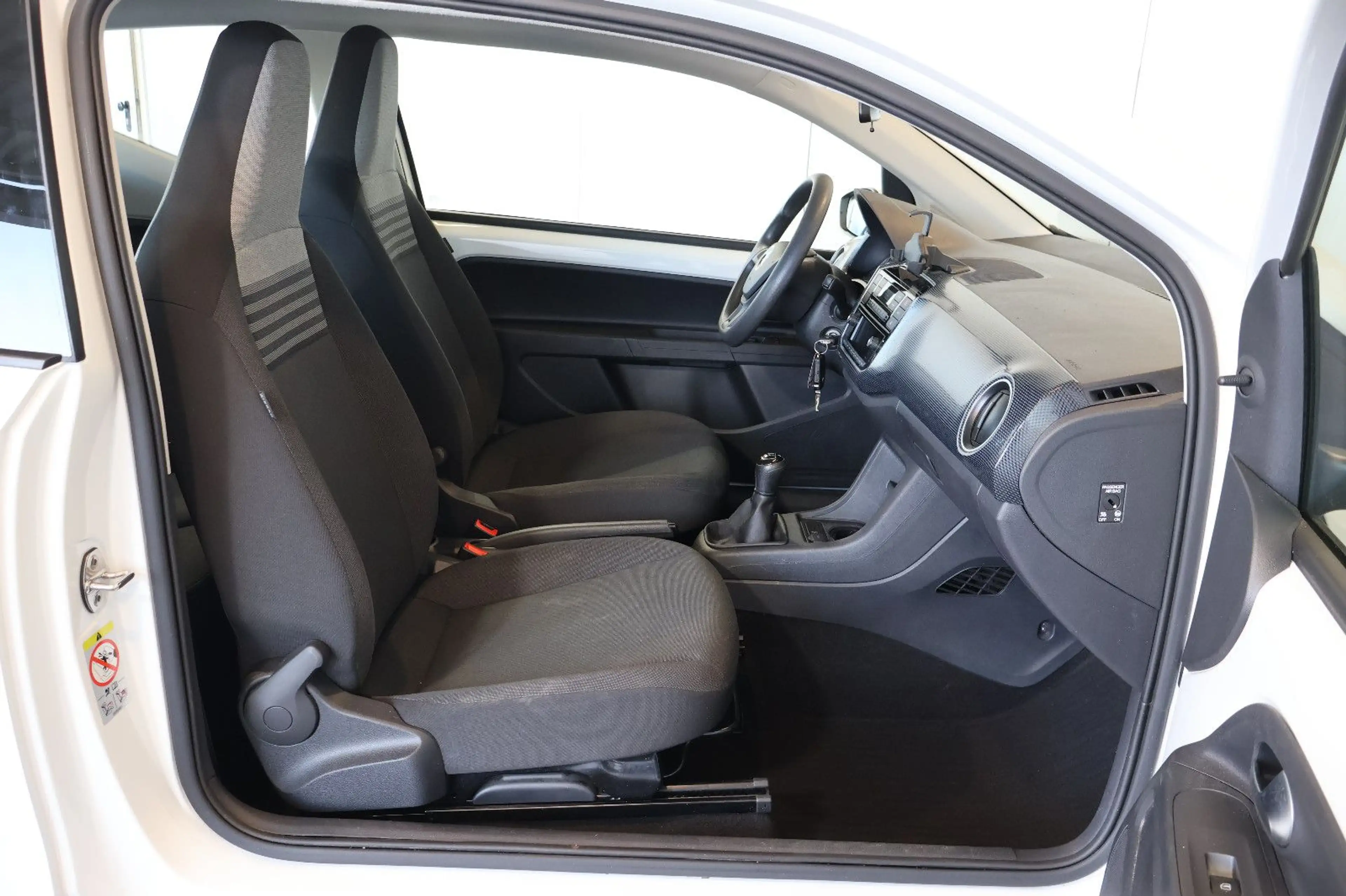 Volkswagen up! move up! 1.0 MPI KLIMAAUT.+ALLWETTER — photo 10