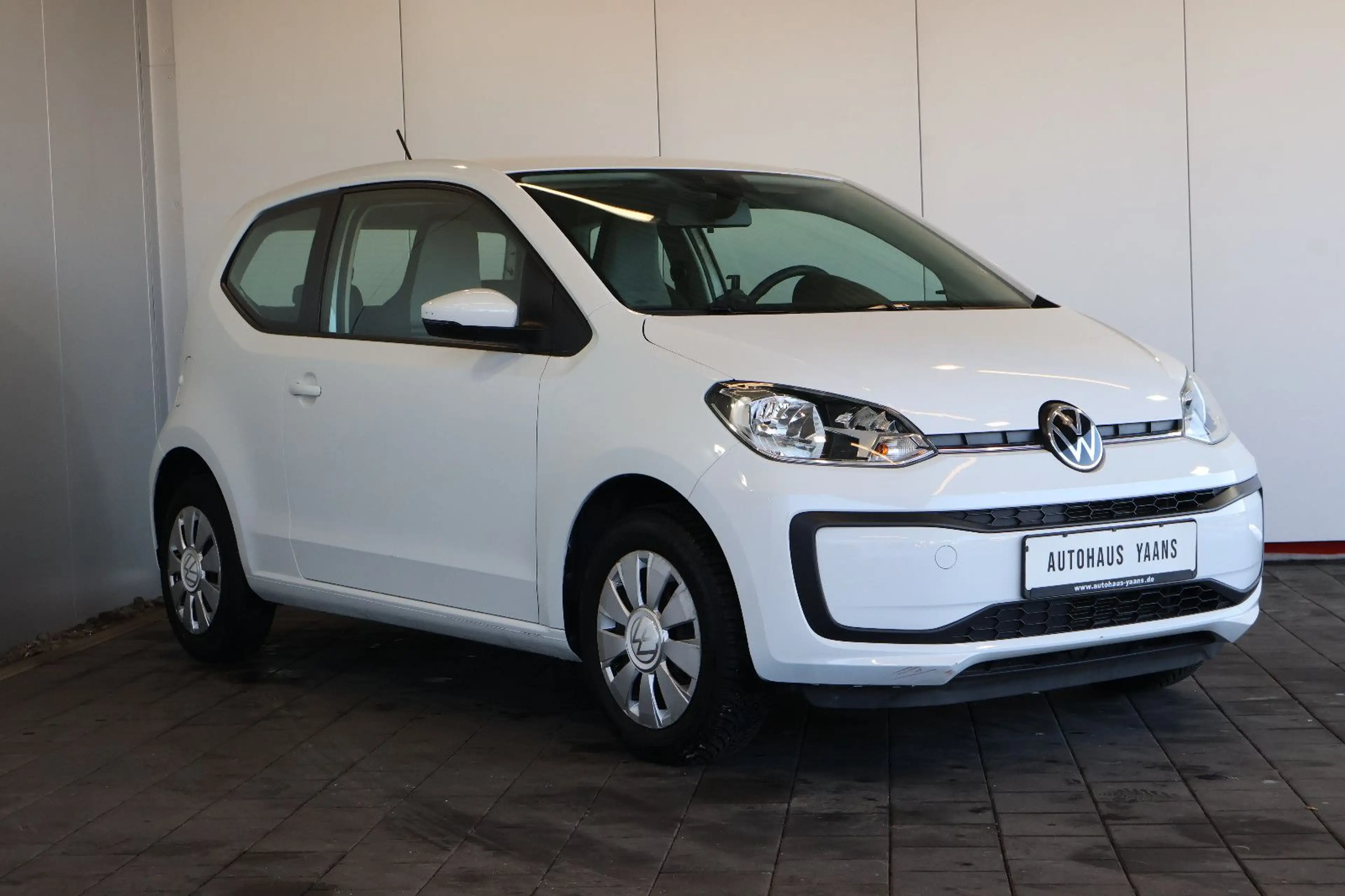 Volkswagen up! move up! 1.0 MPI KLIMAAUT.+ALLWETTER — photo 3