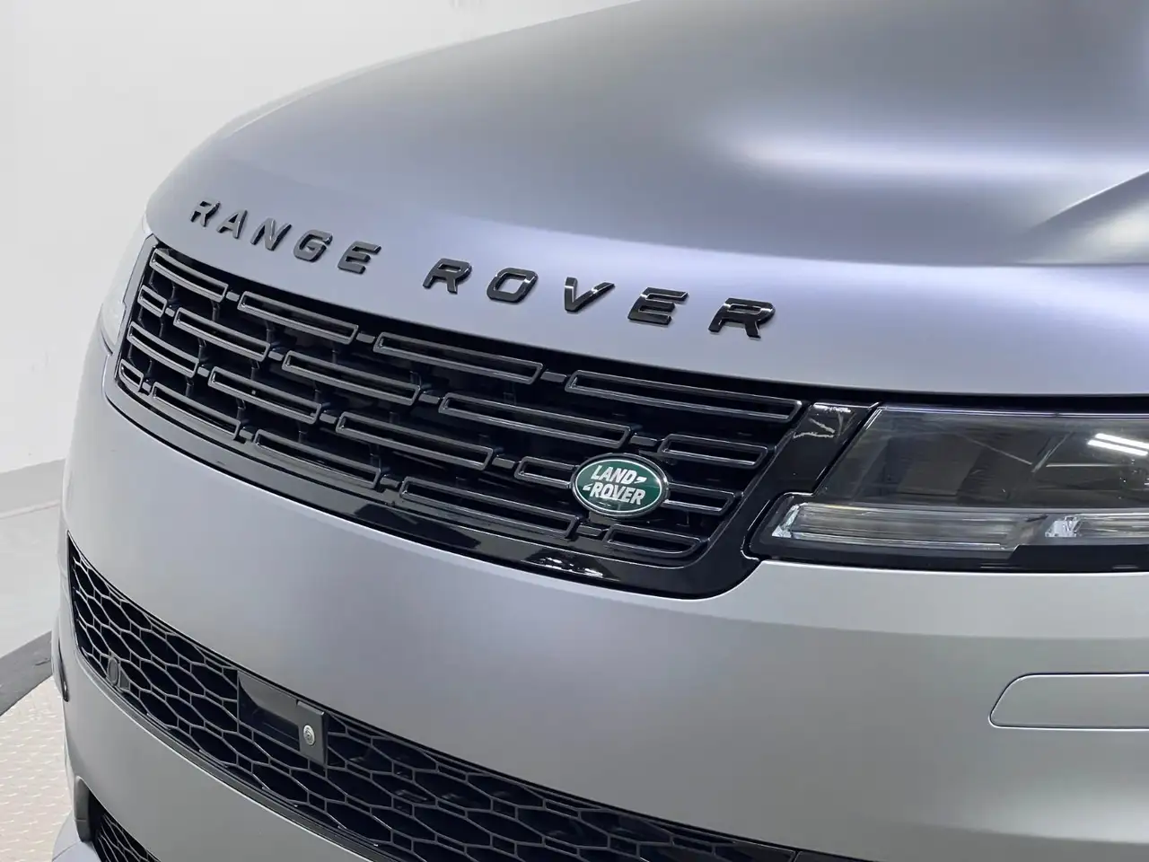 Land Rover Range Rover Sport снимка Land Rover Range Rover Sport