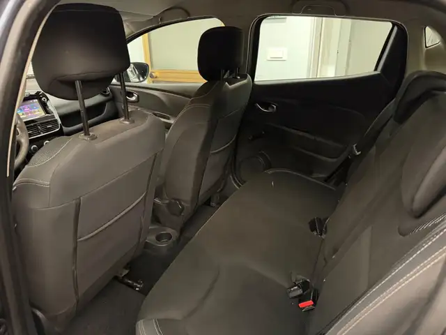 Renault Clio view 11