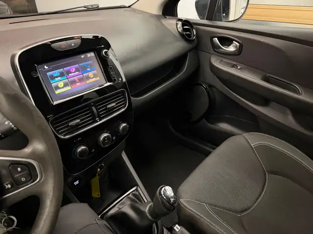 Renault Clio view 5