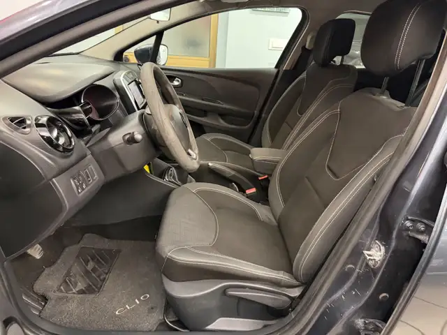 Renault Clio view 7