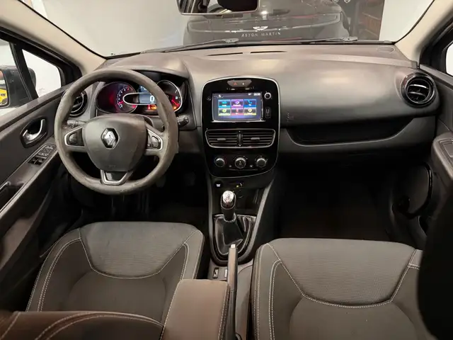 Renault Clio view 9