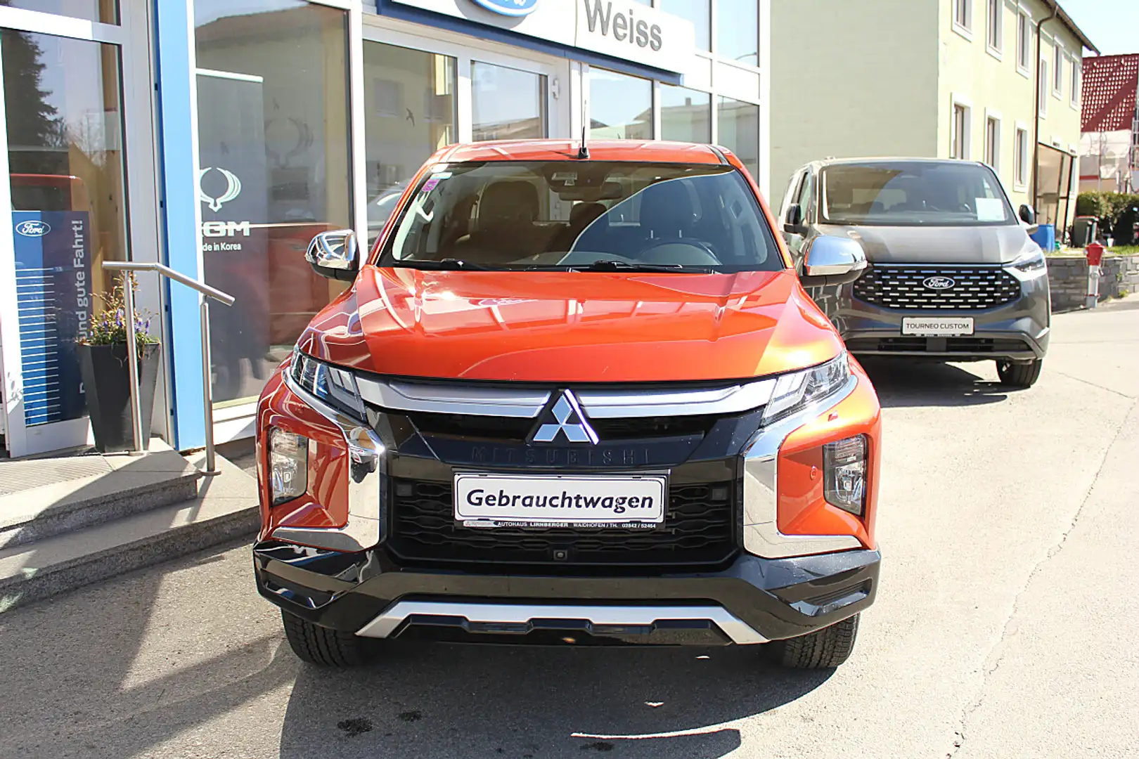 Mitsubishi L200 L 200 2,2 DI-D HP 4WD Doppelkabine Diamond Aut. Orange - 2
