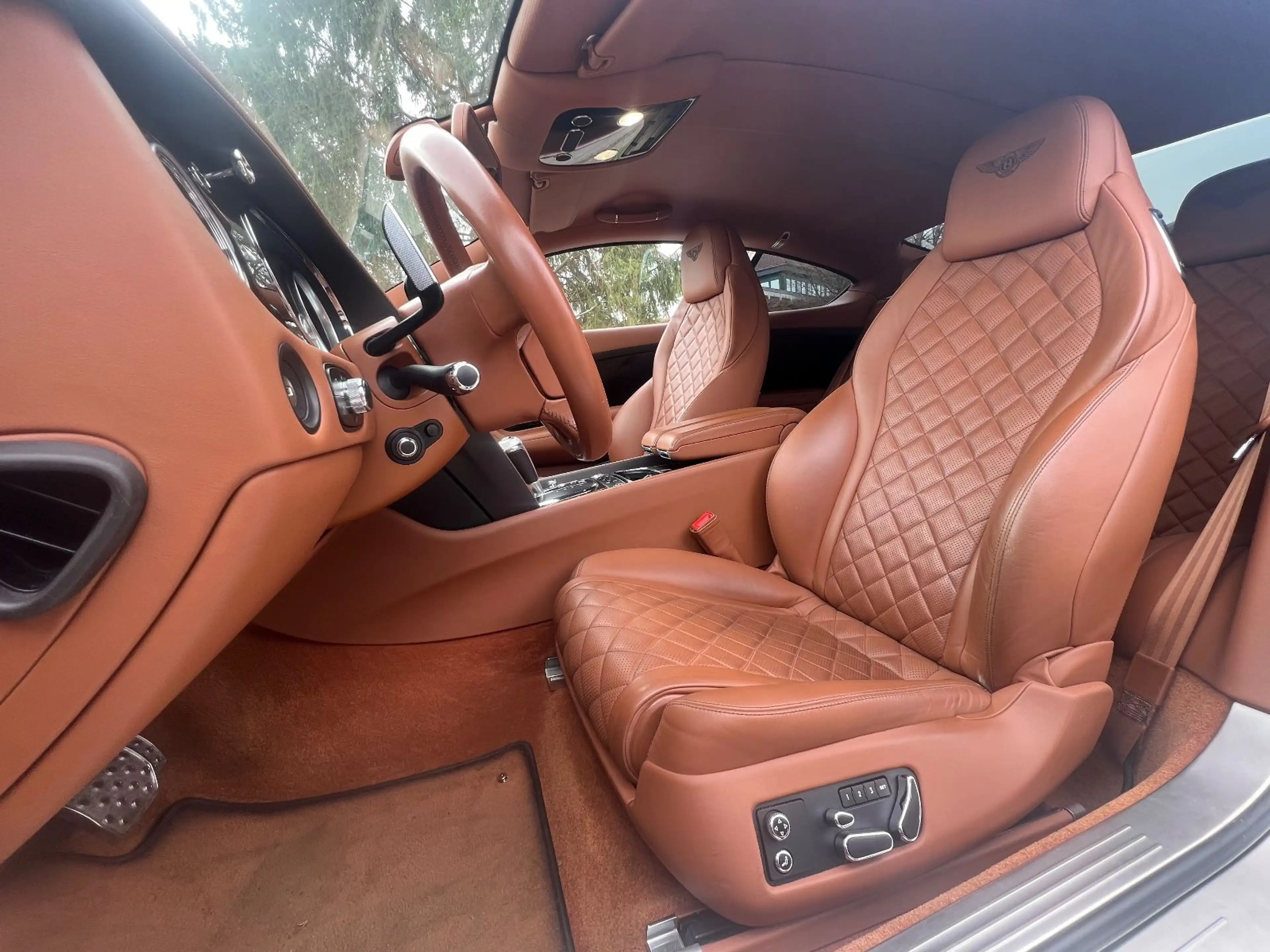 Bentley Continental GT 6.0 W12 SPEED 4WD OPTIK 21 ZOLL — photo 10