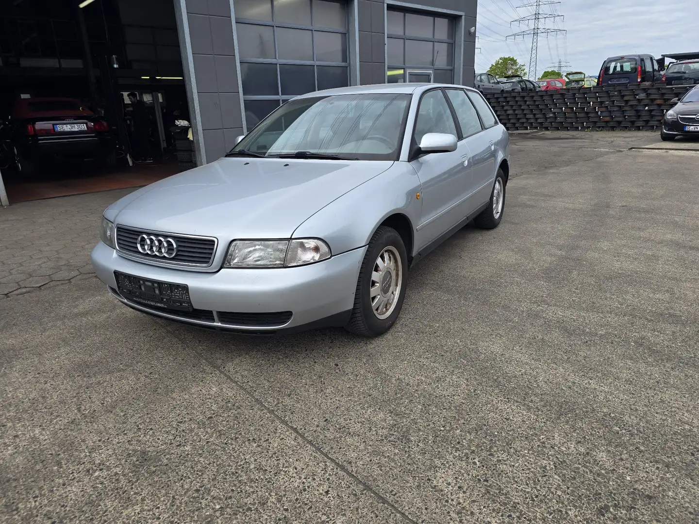 Audi A4 Avant 1.8 Klima TÜV Neu Sitzheizung Plateado - 1