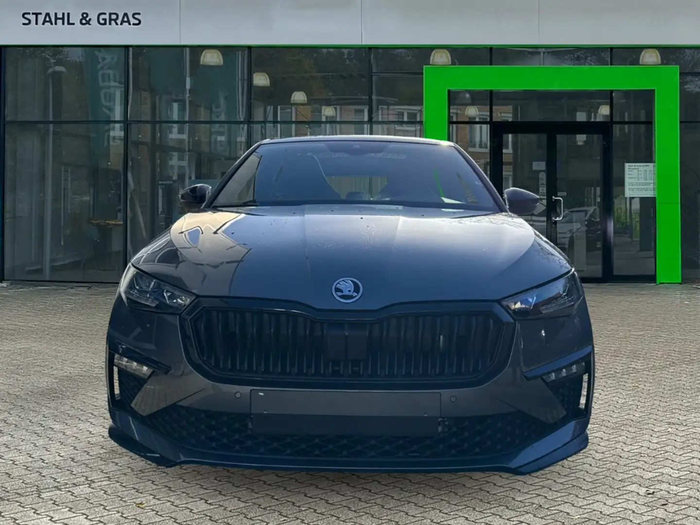 Skoda Scala Monte Carlo 1,5 TSI 110kW 7-Gang-DSG AHK-klappbar Grau - 2