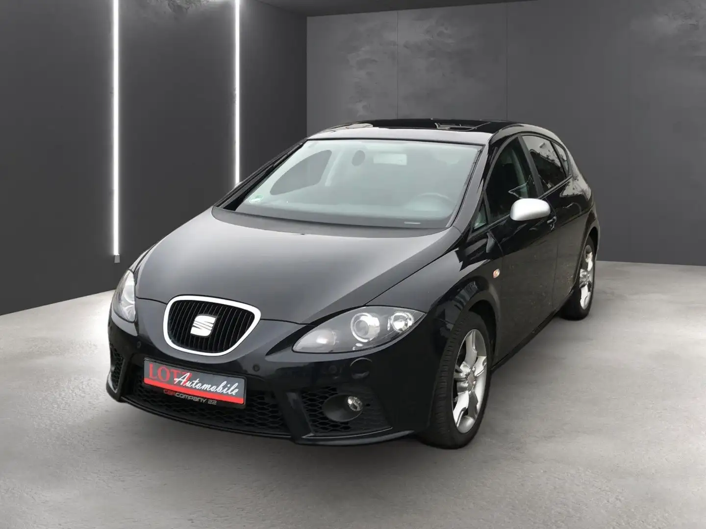SEAT Leon FR Schwarz - 1