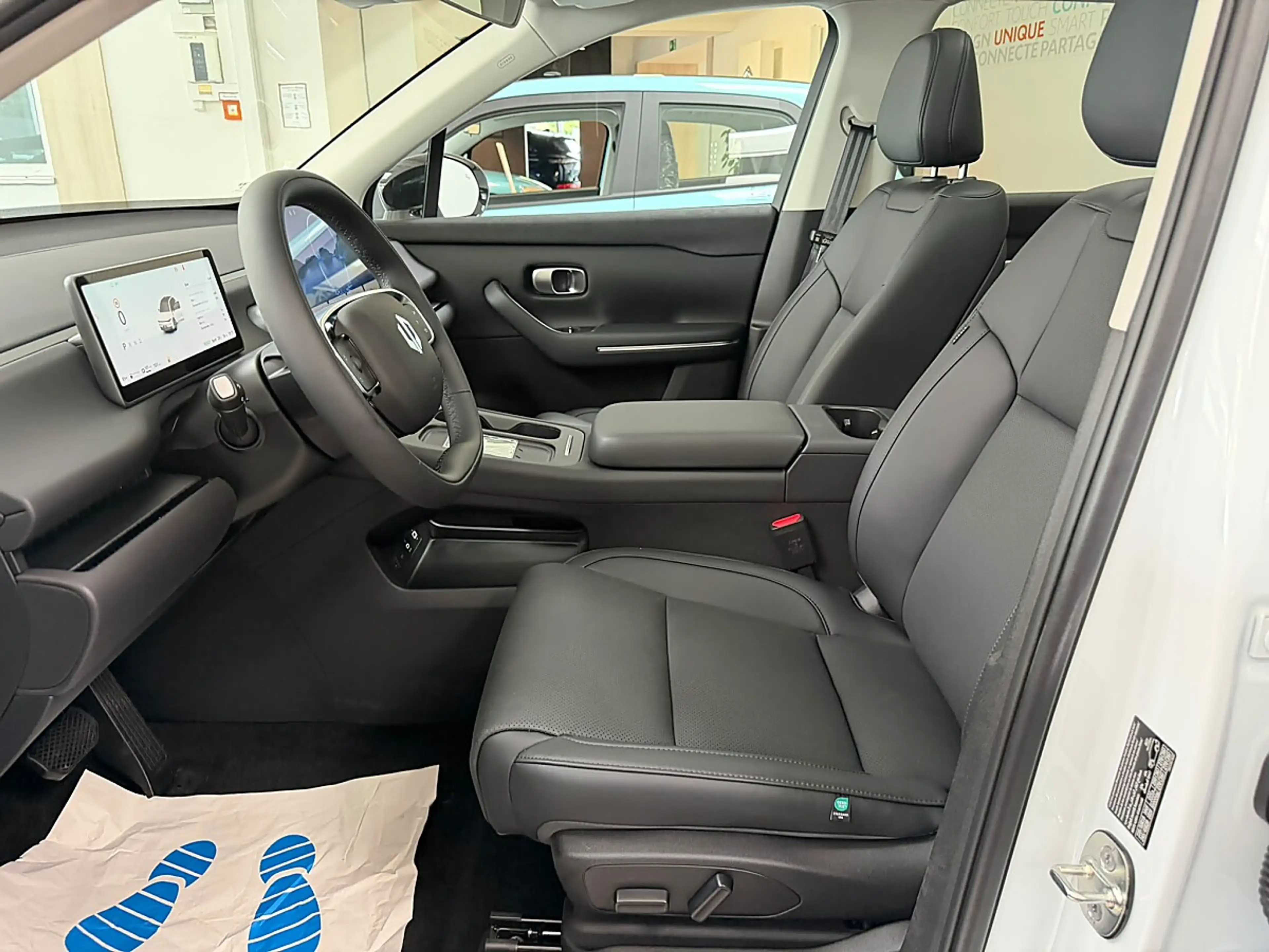 Leapmotor C10 Elektro AWD 81,9kWh Design ProMax (L1084) — photo 11