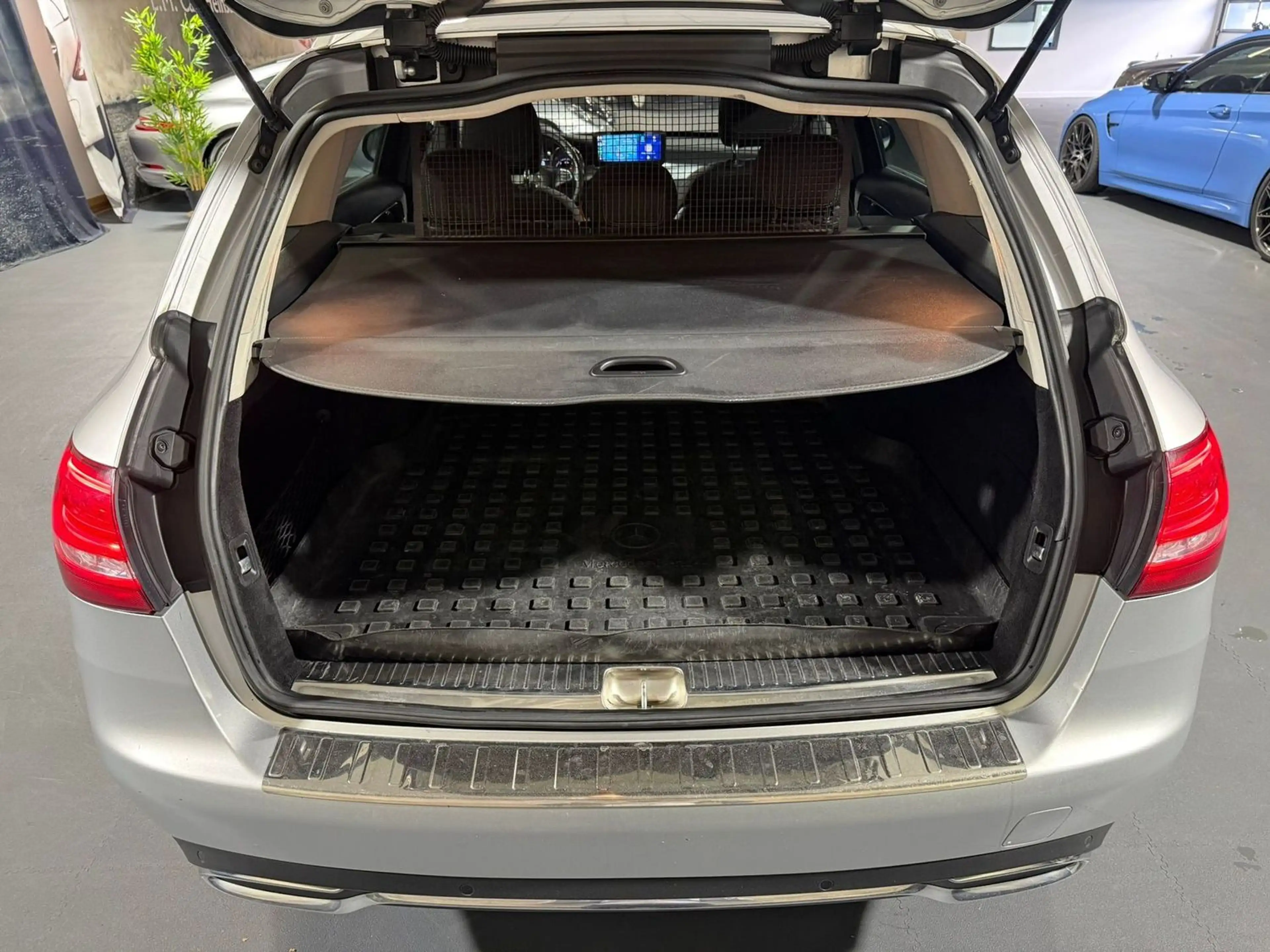 Mercedes-Benz C 220 d 4Matic Avantgarde CarPlay AHK PDC LED — photo 9