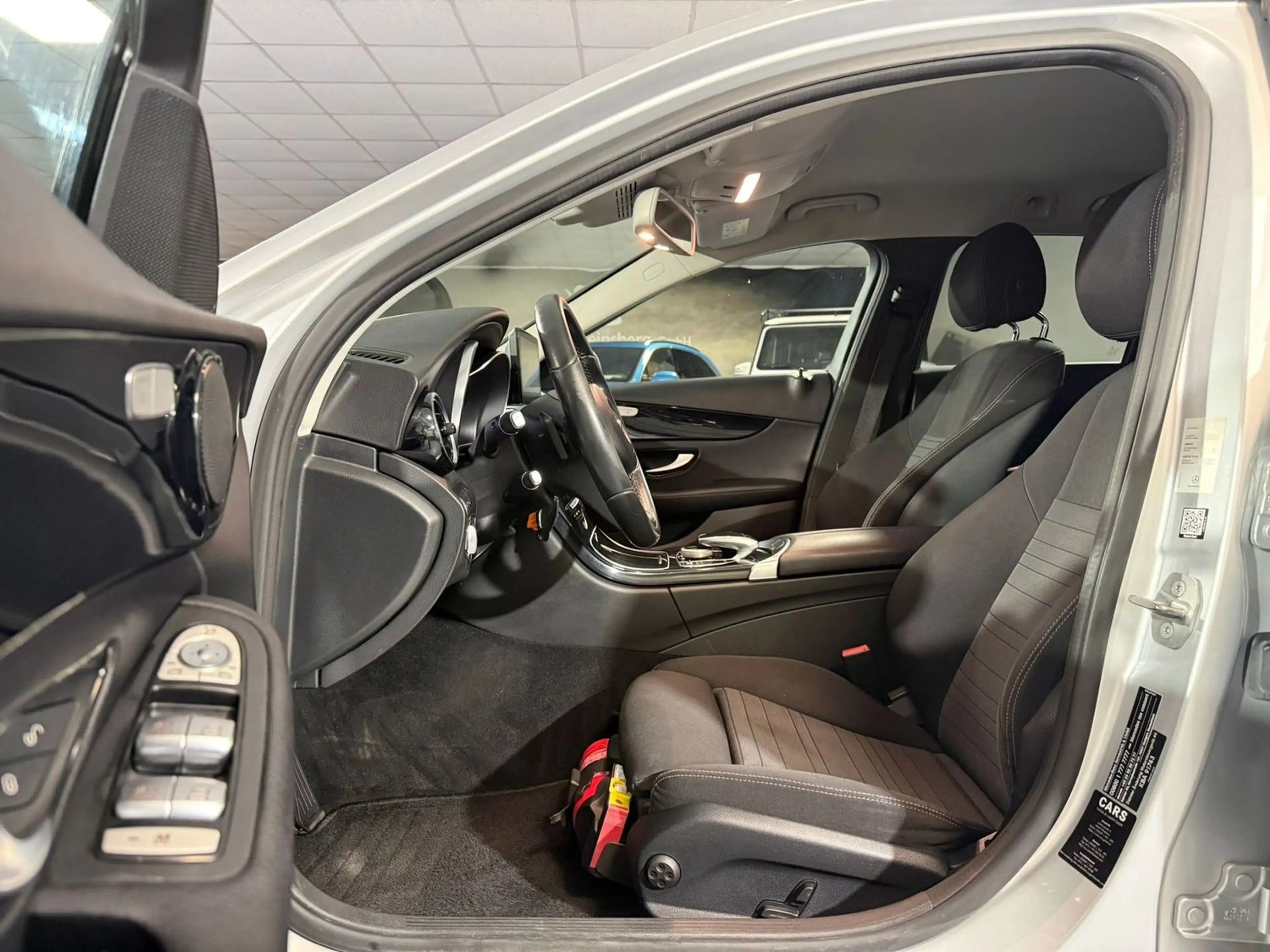 Mercedes-Benz C 220 d 4Matic Avantgarde CarPlay AHK PDC LED — photo 7