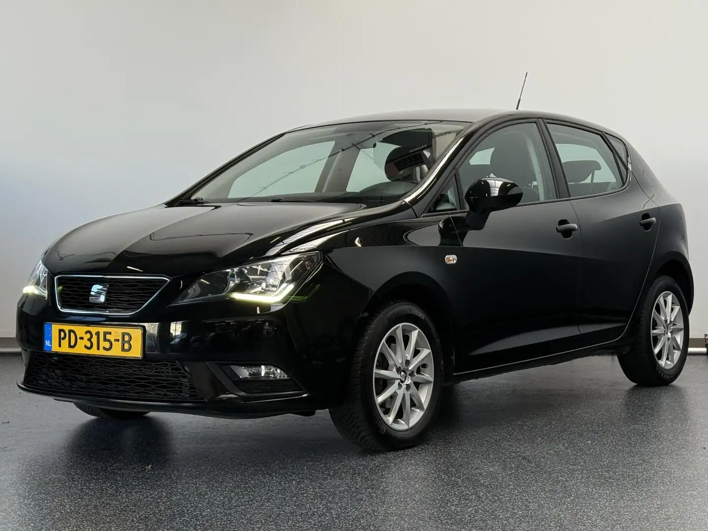 SEAT Ibiza 1.0 EcoTSI Style | NL Auto | Aant. onderhouden | Zwart - 1