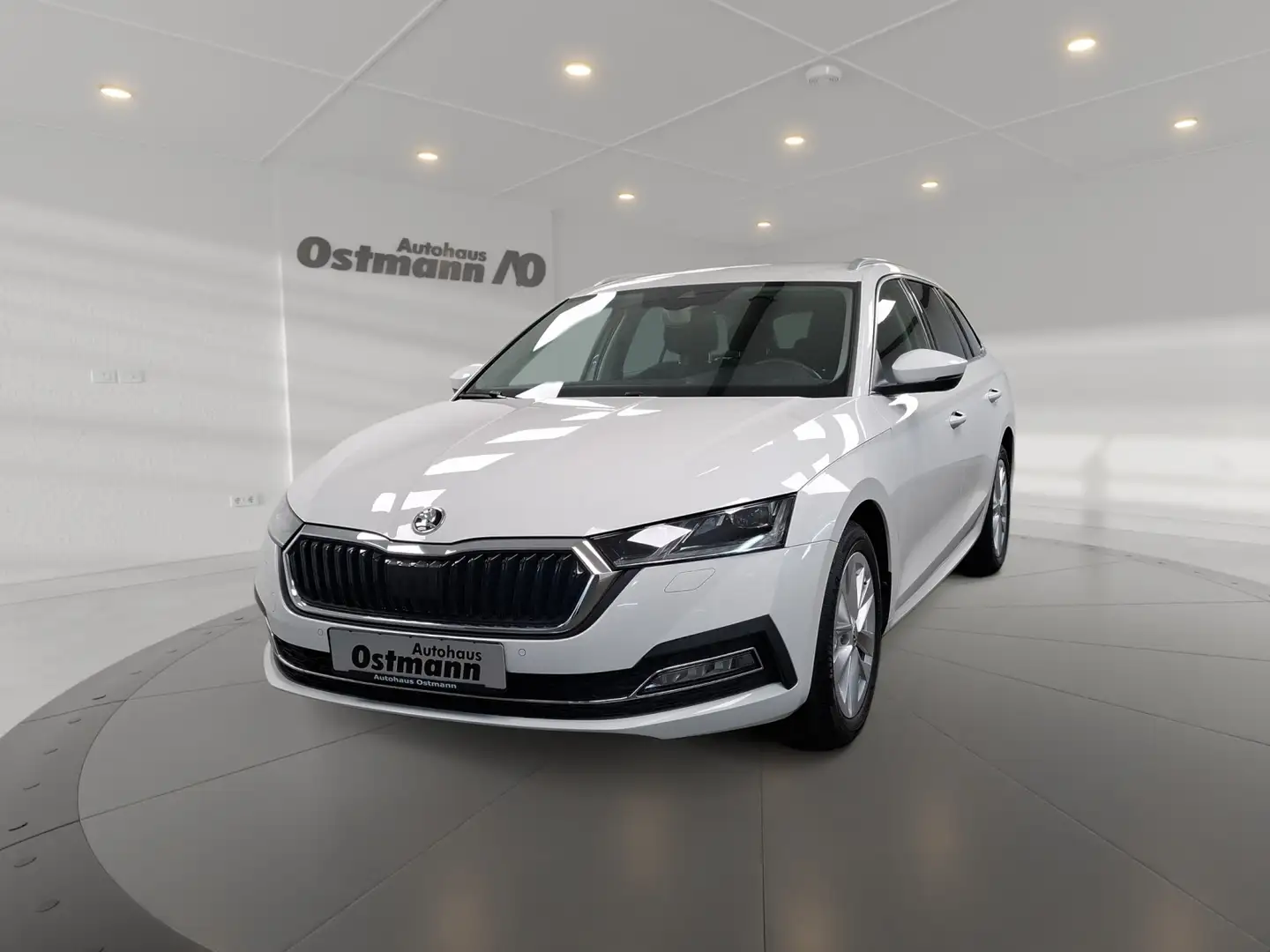 Skoda Octavia Combi 2.0 TDI Style LED ACC HUD Navi Blanco - 2