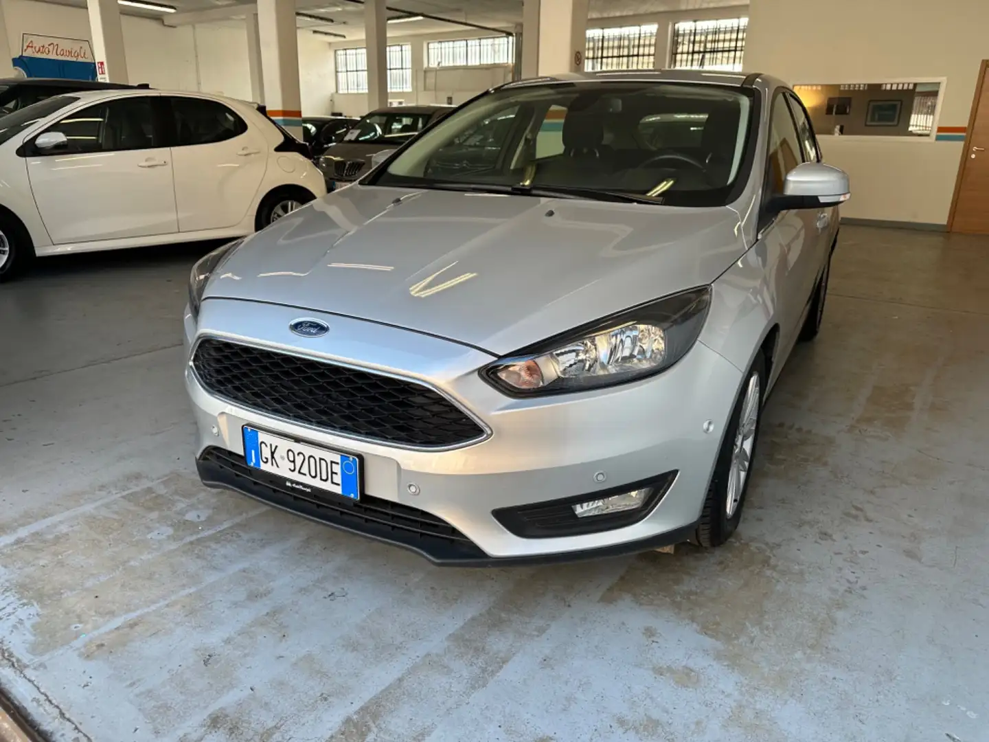 Ford Focus 1.0 EcoBoost 100 CV Business - Navi - NO VINCOLO D Plateado - 1