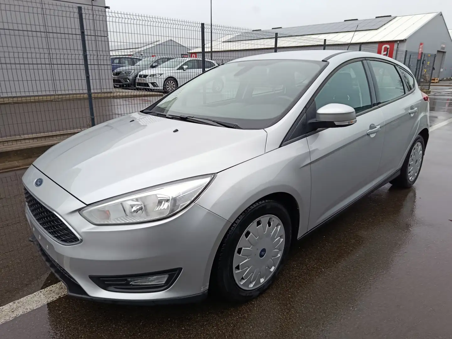 Ford Focus Focus 1.5 TDCi ECOnetic Business Class Grau - 1