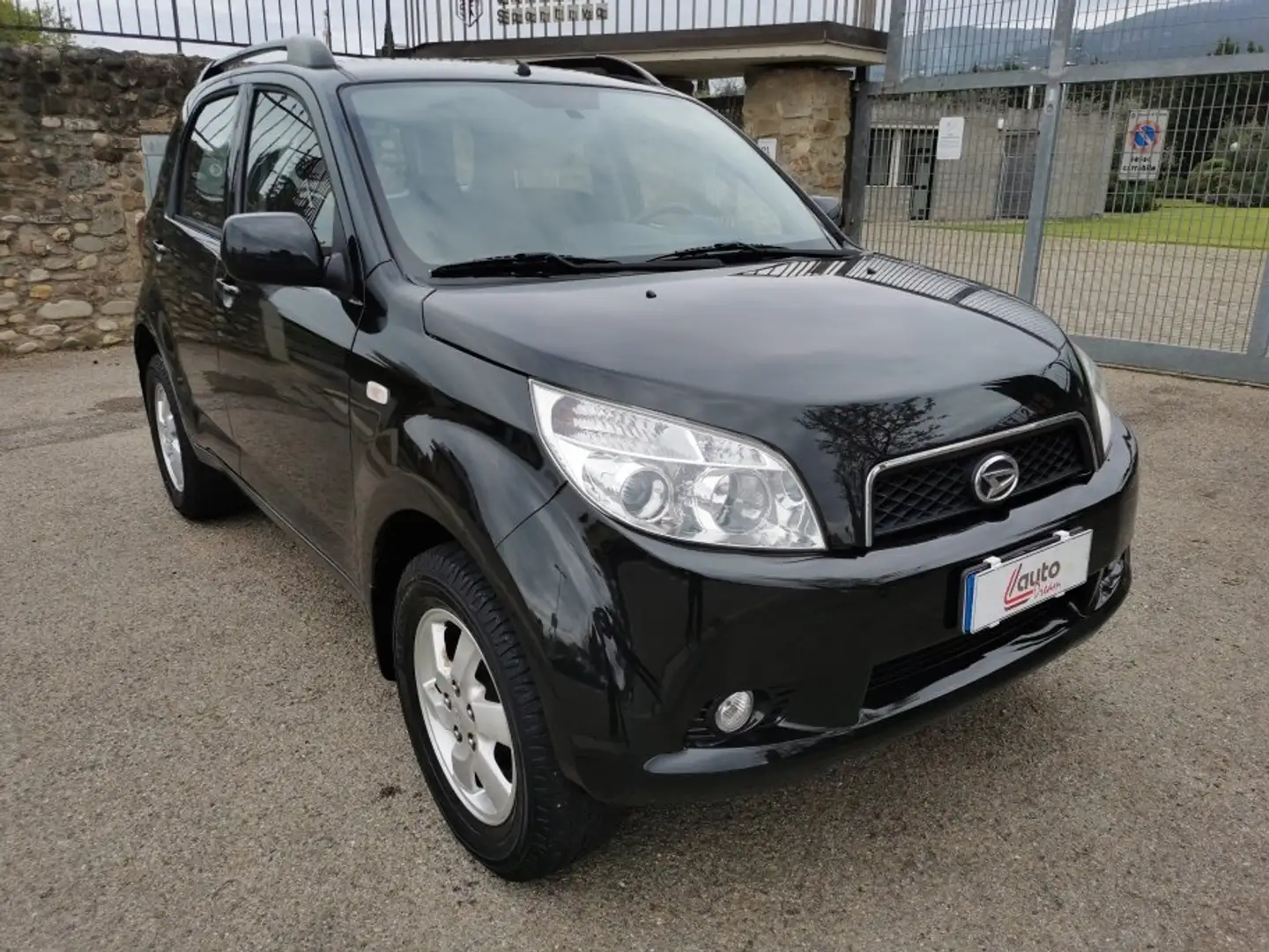 Daihatsu Terios 1.3 SX  4WD Schwarz - 2